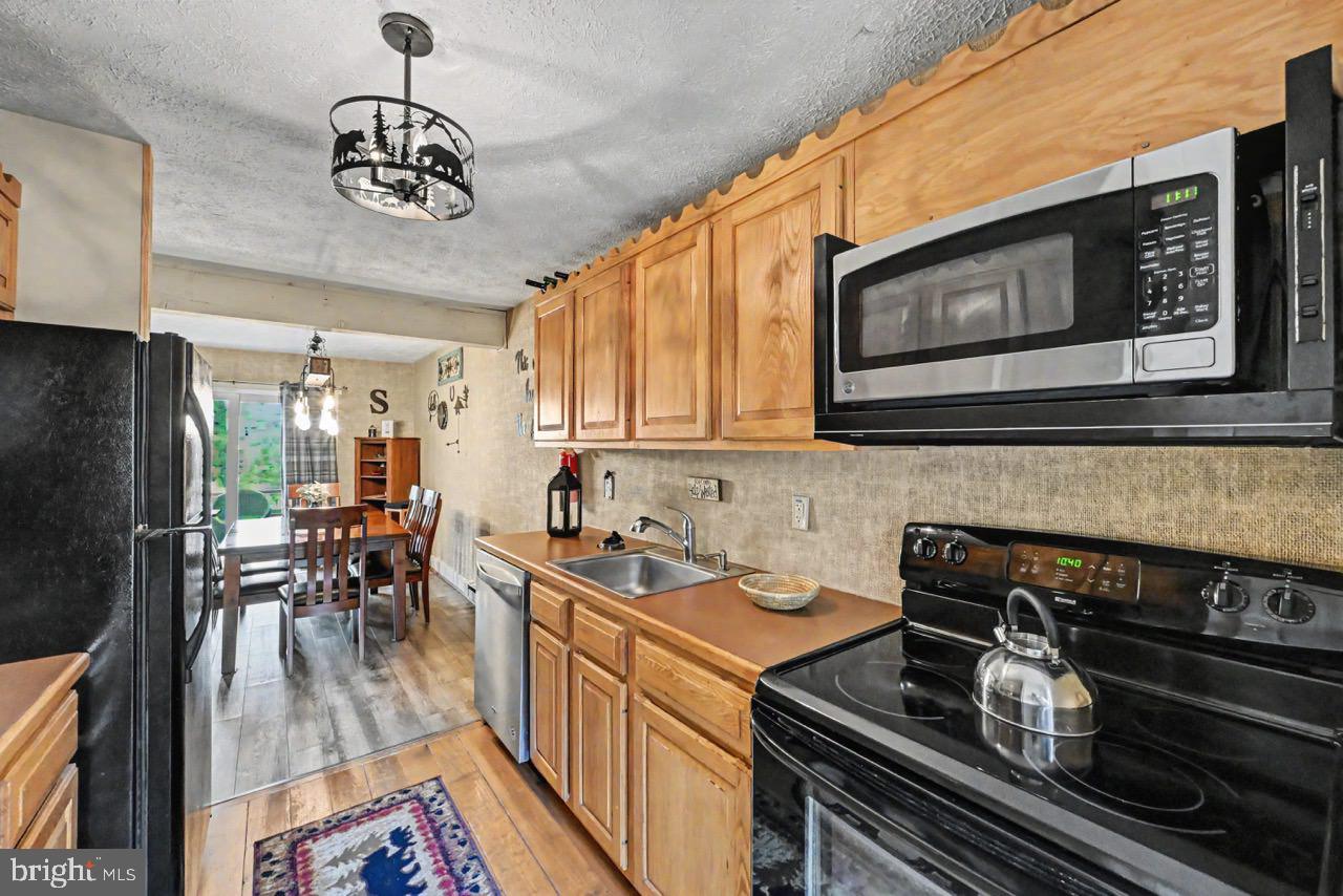 SNOW RIDGE VILLAGE - Residential