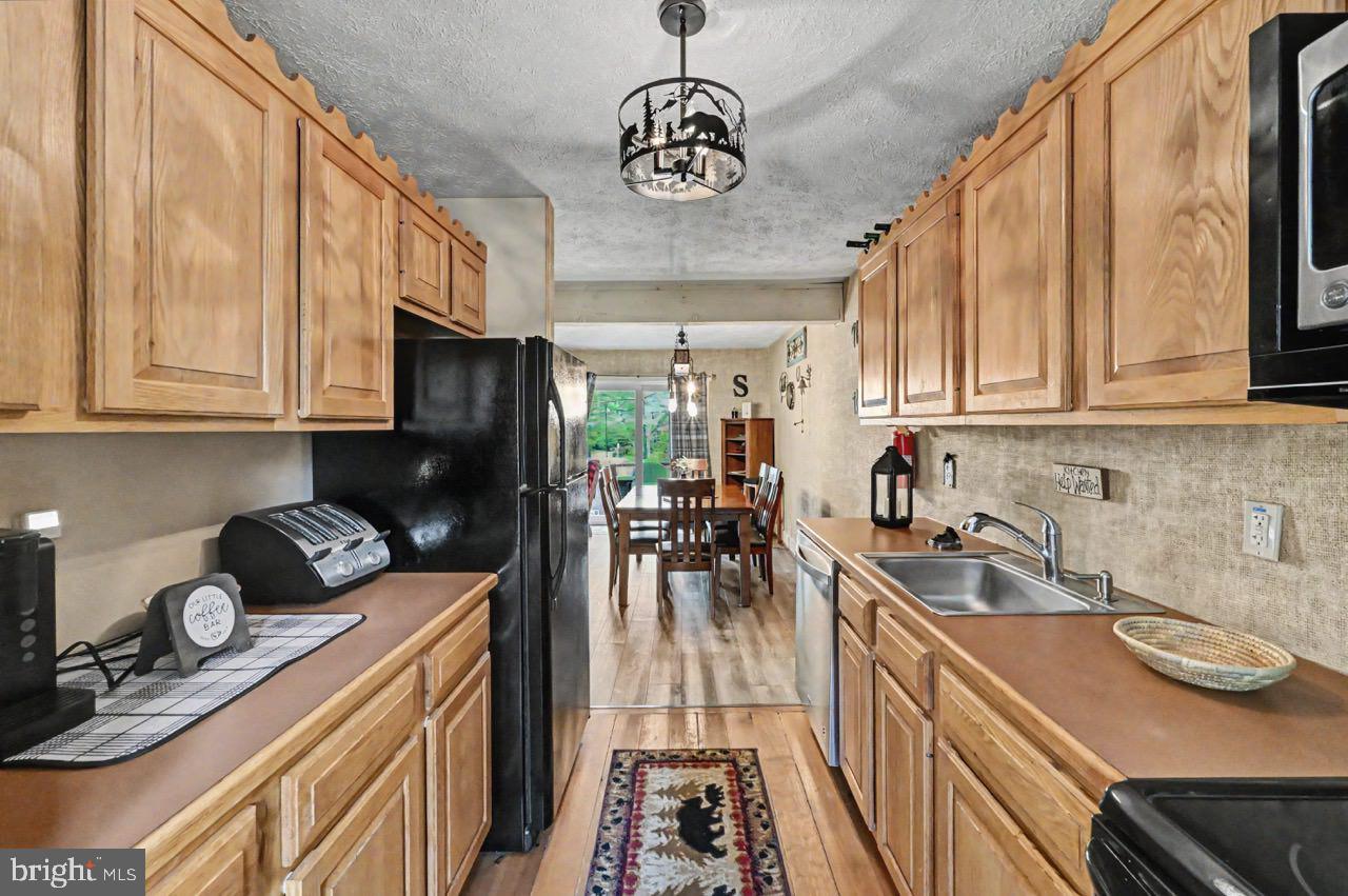 SNOW RIDGE VILLAGE - Residential