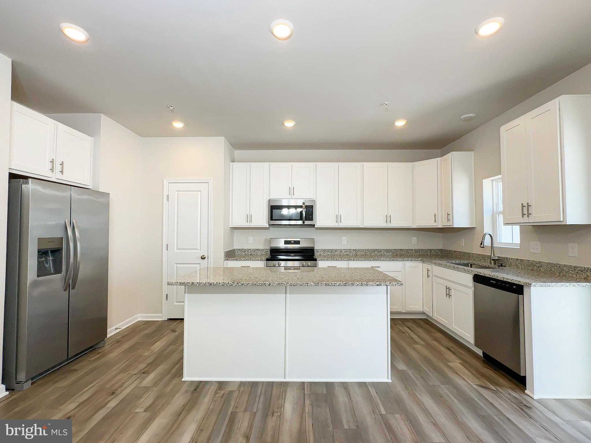 WHITE PLAINS - Residential