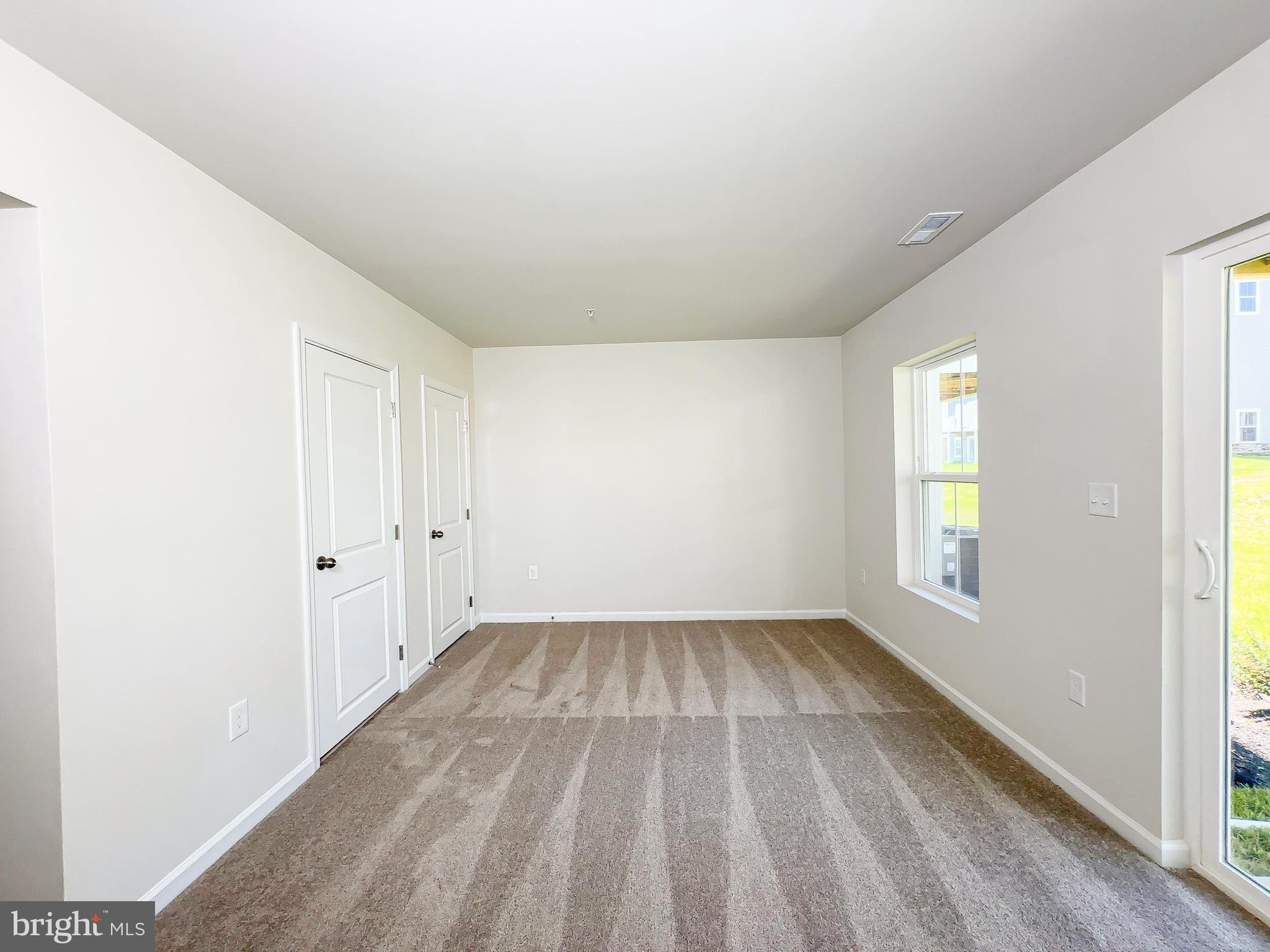 WHITE PLAINS - Residential