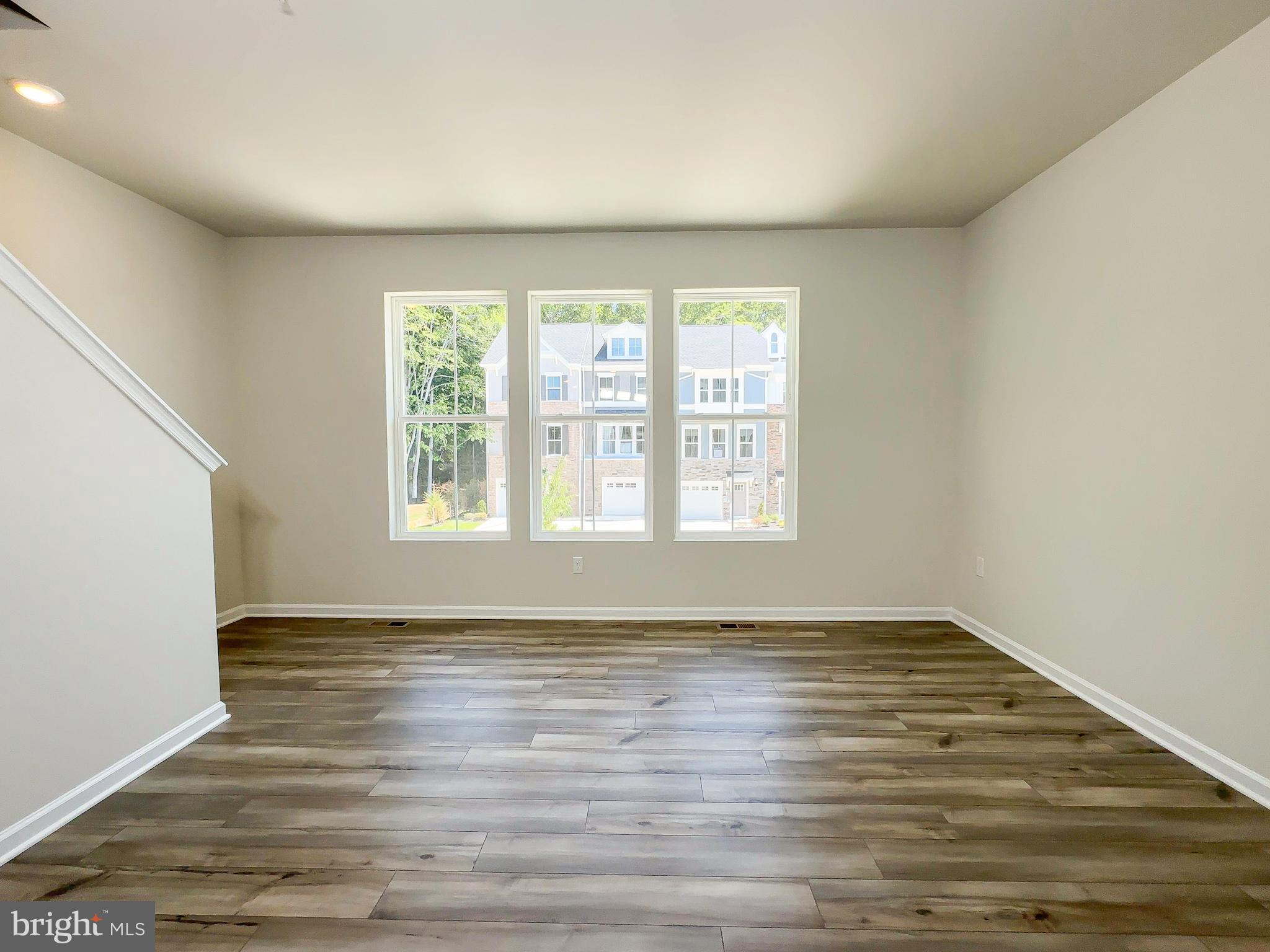 WHITE PLAINS - Residential