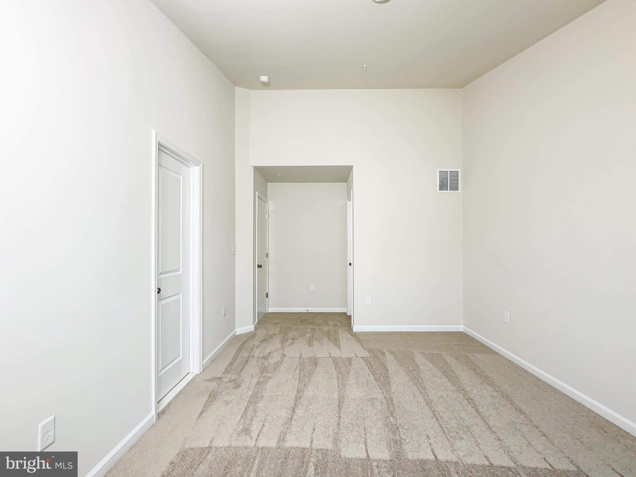 WHITE PLAINS - Residential