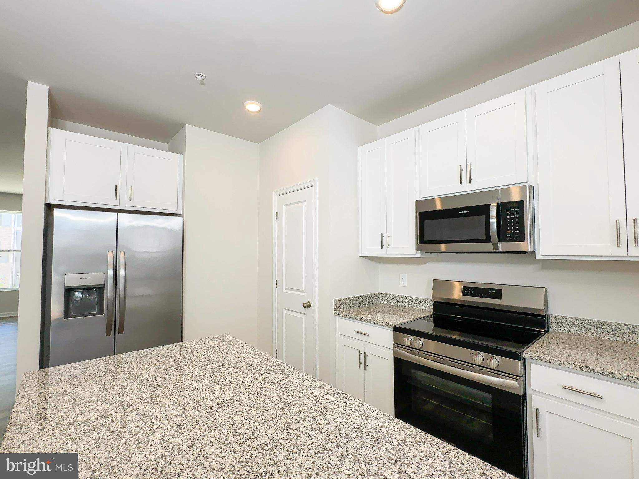 WHITE PLAINS - Residential