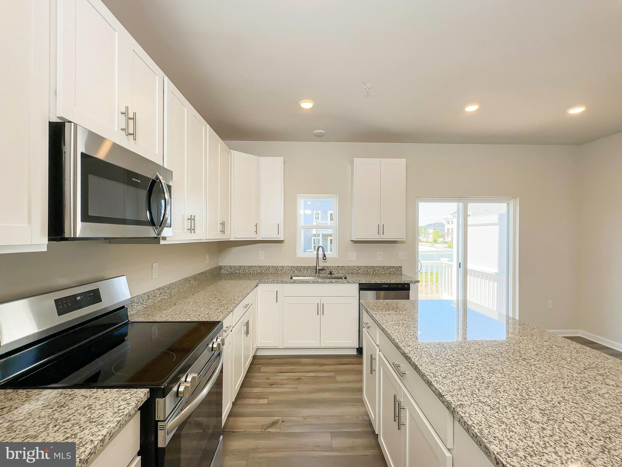 WHITE PLAINS - Residential