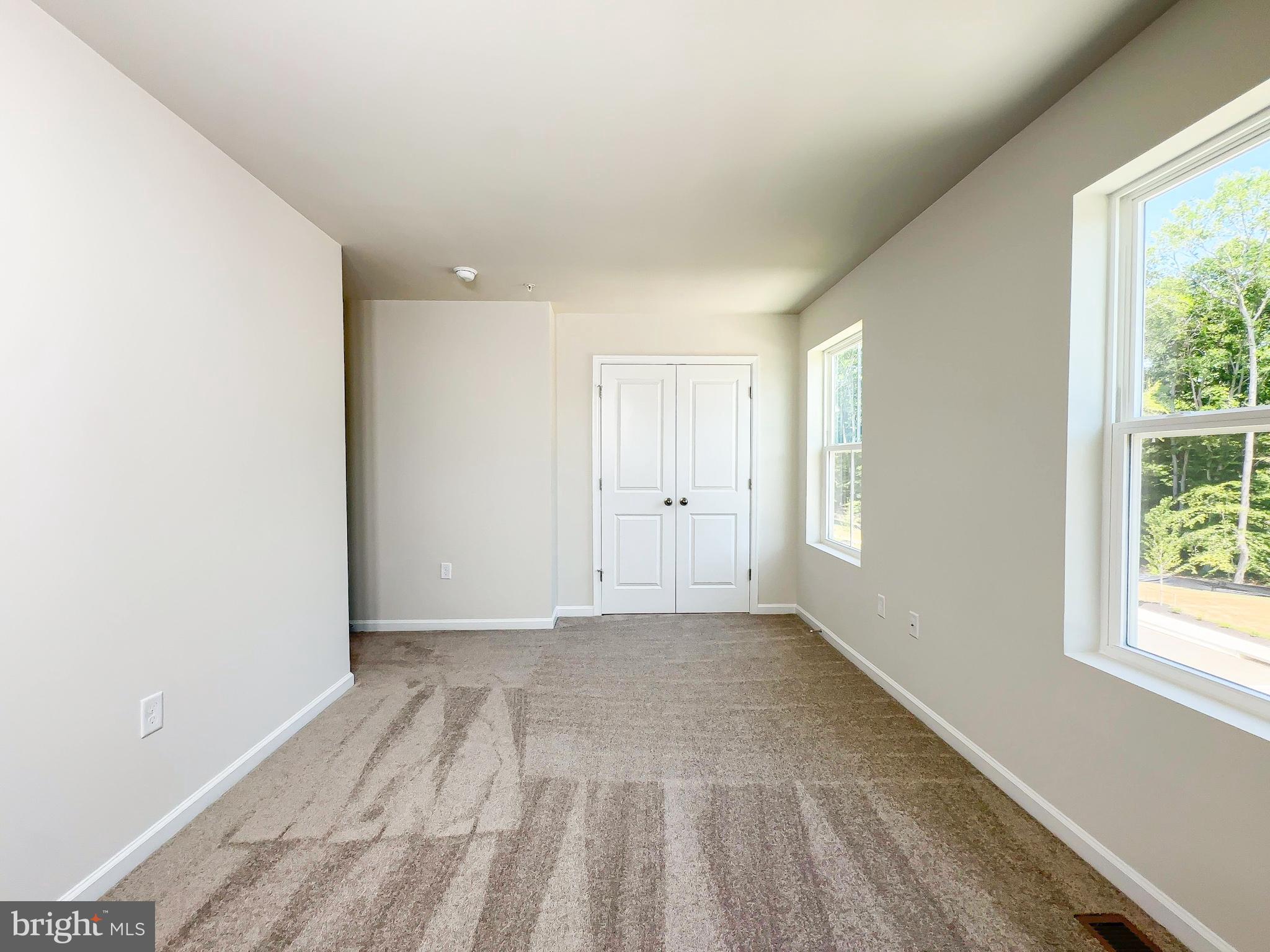 WHITE PLAINS - Residential