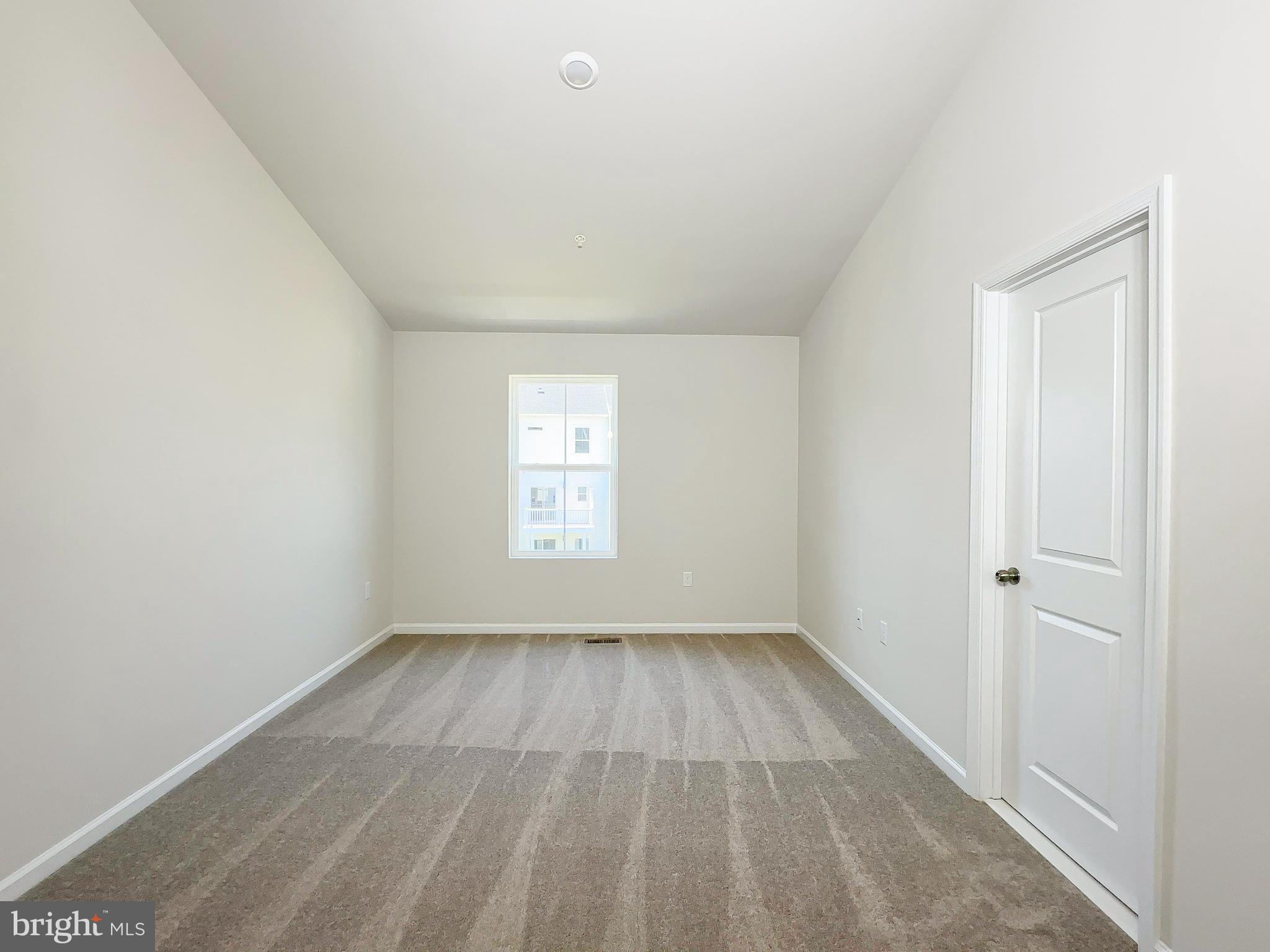 WHITE PLAINS - Residential