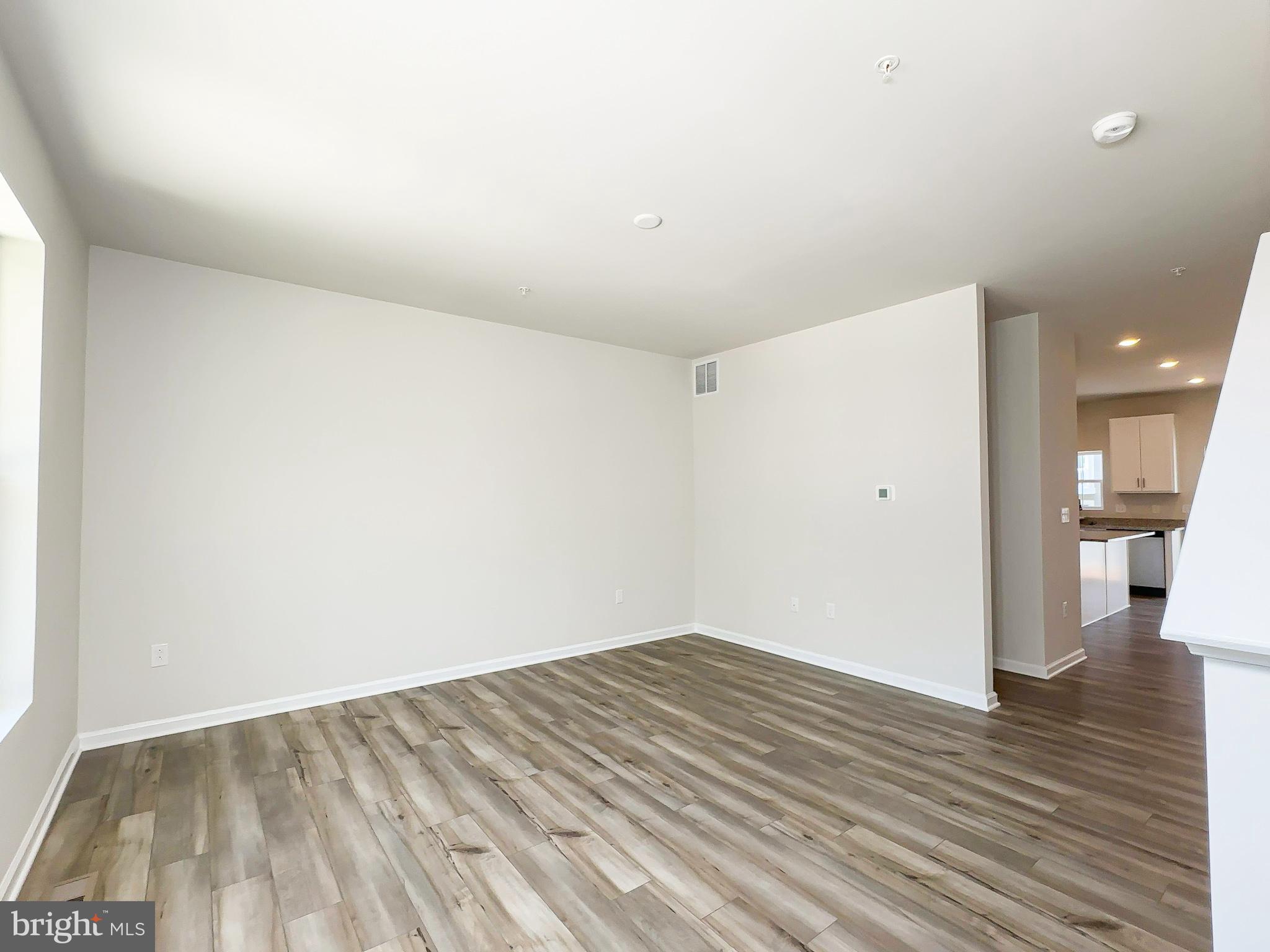 WHITE PLAINS - Residential