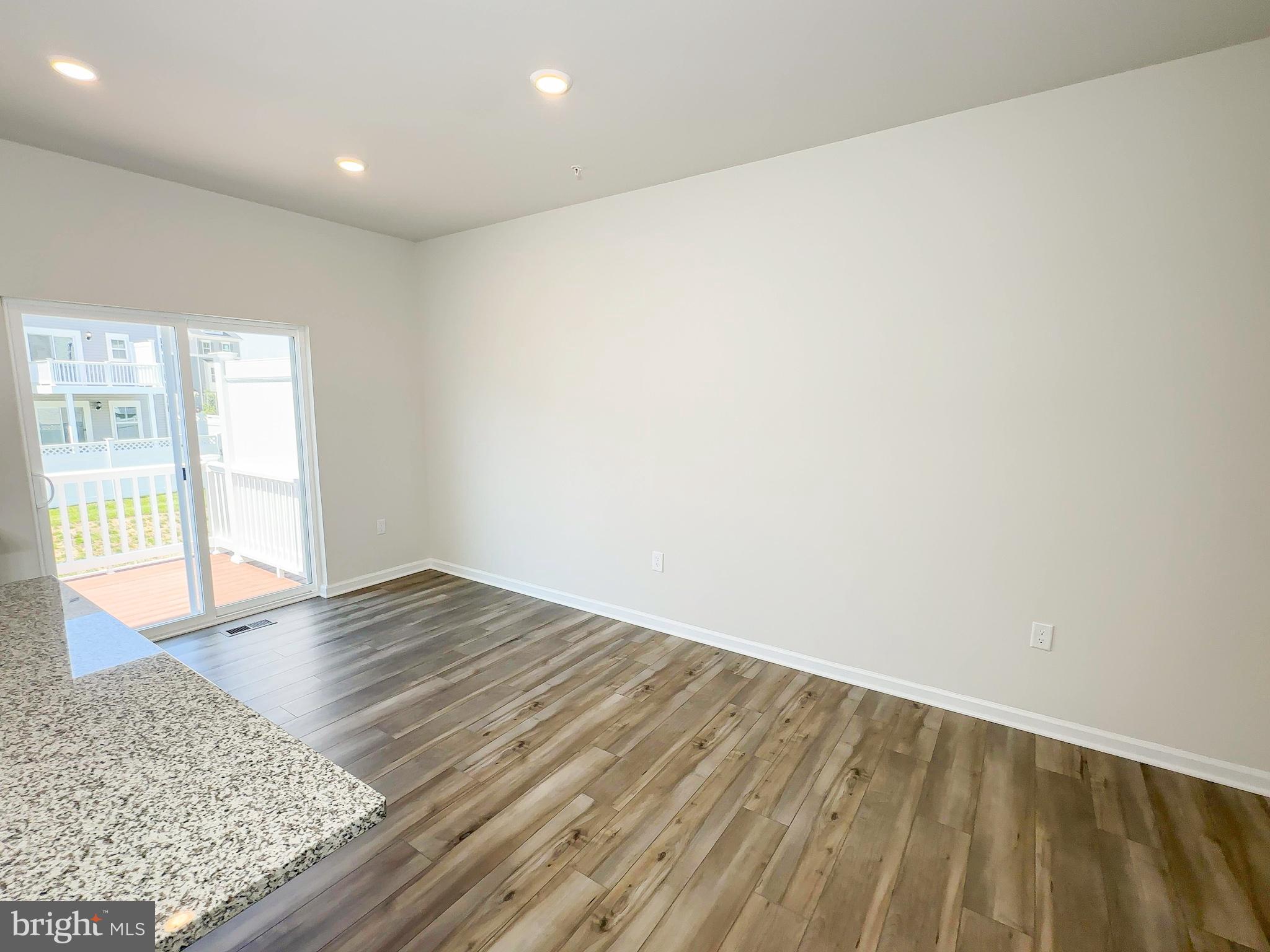 WHITE PLAINS - Residential