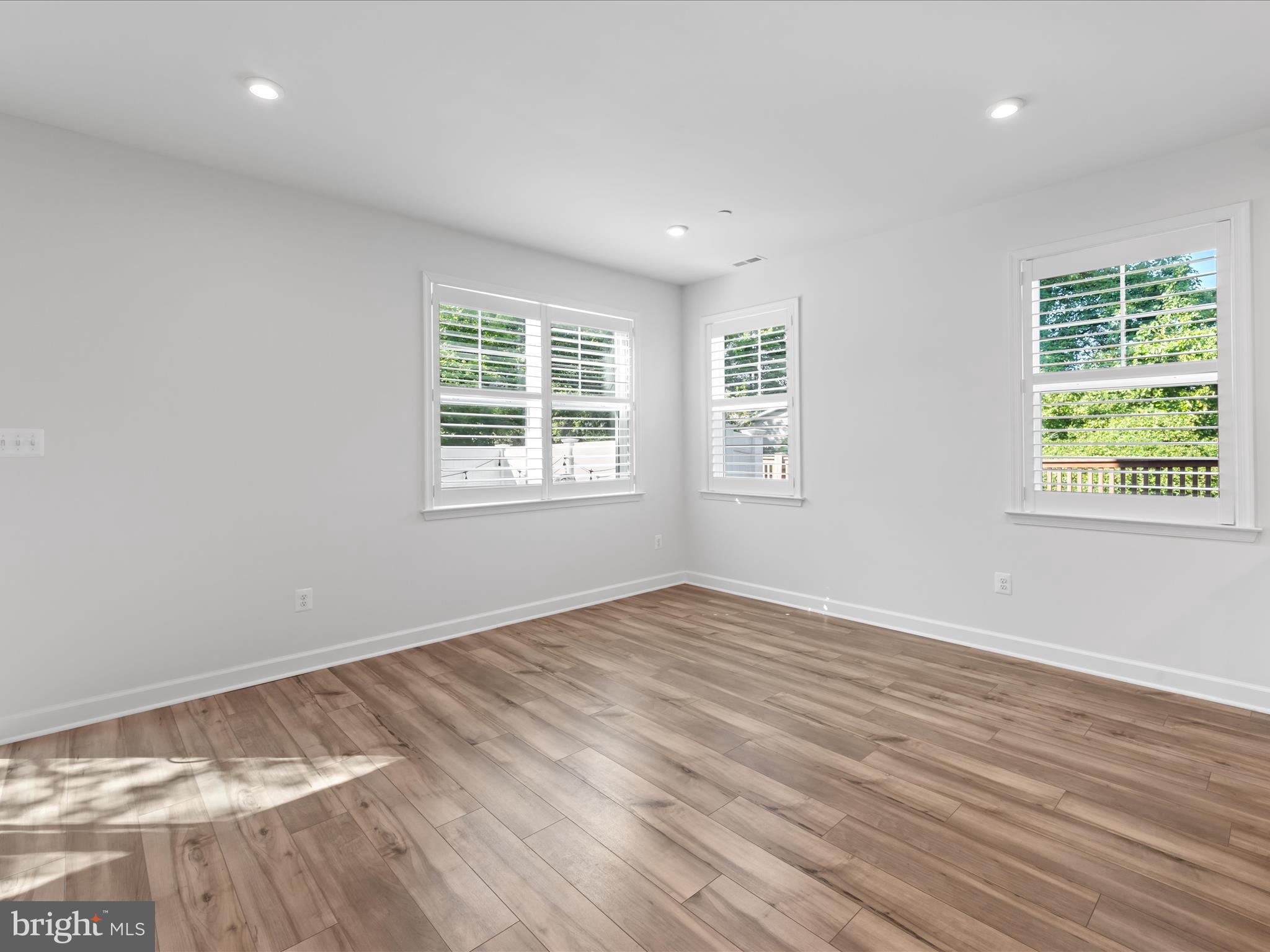 ST. MICHAELS POINTE - Residential