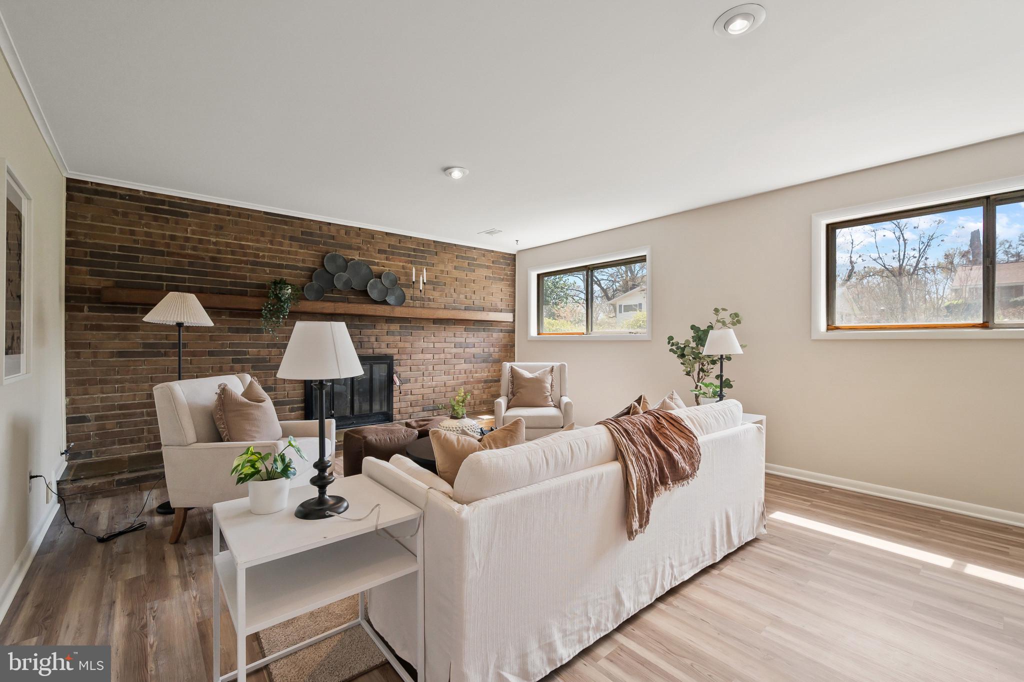 WALBROOKE MANOR - Residential