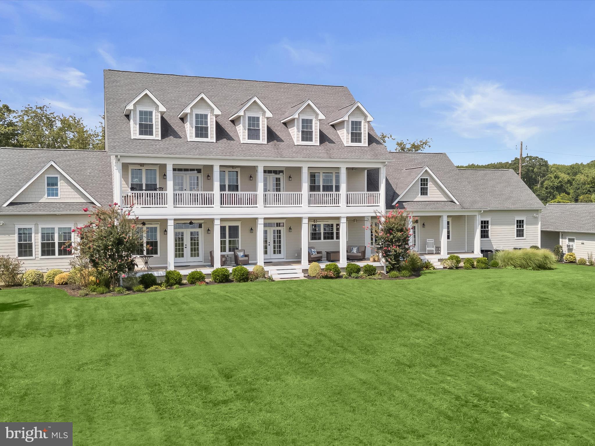 LAKE SHORE - Residential