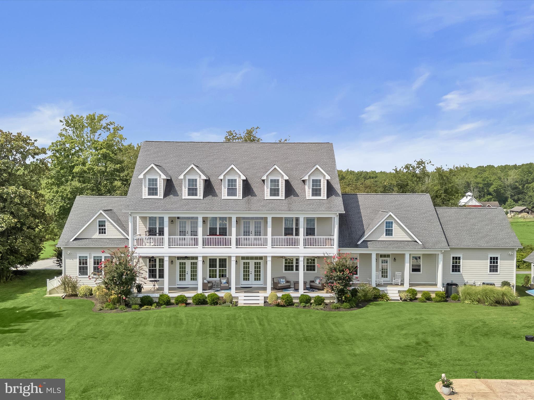 LAKE SHORE - Residential