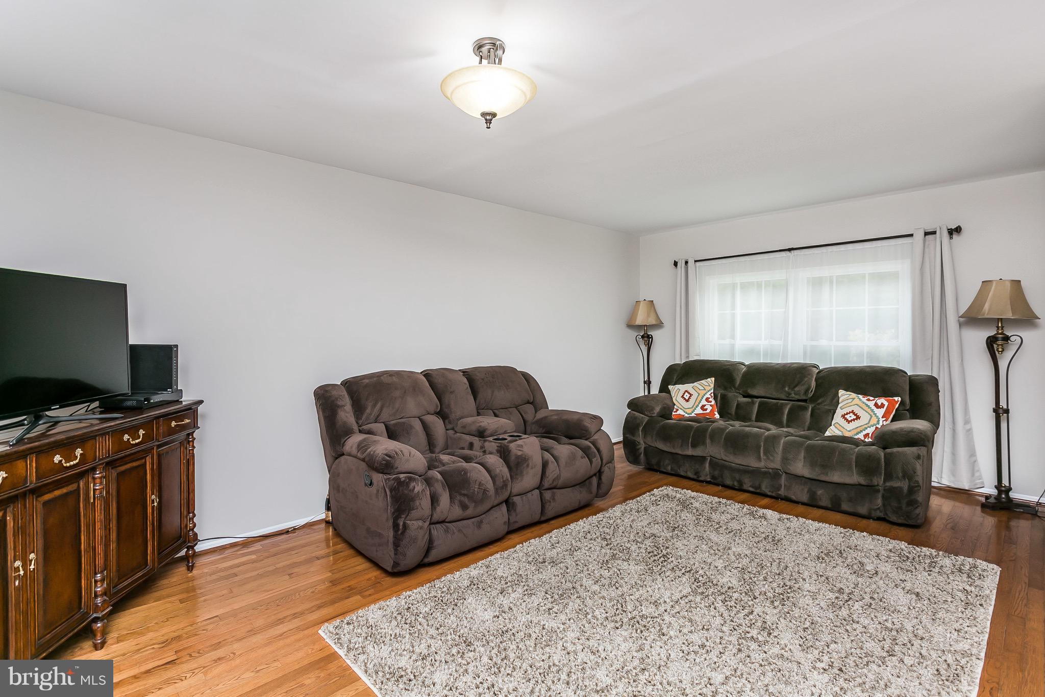 CROMWELL STATION - Residential