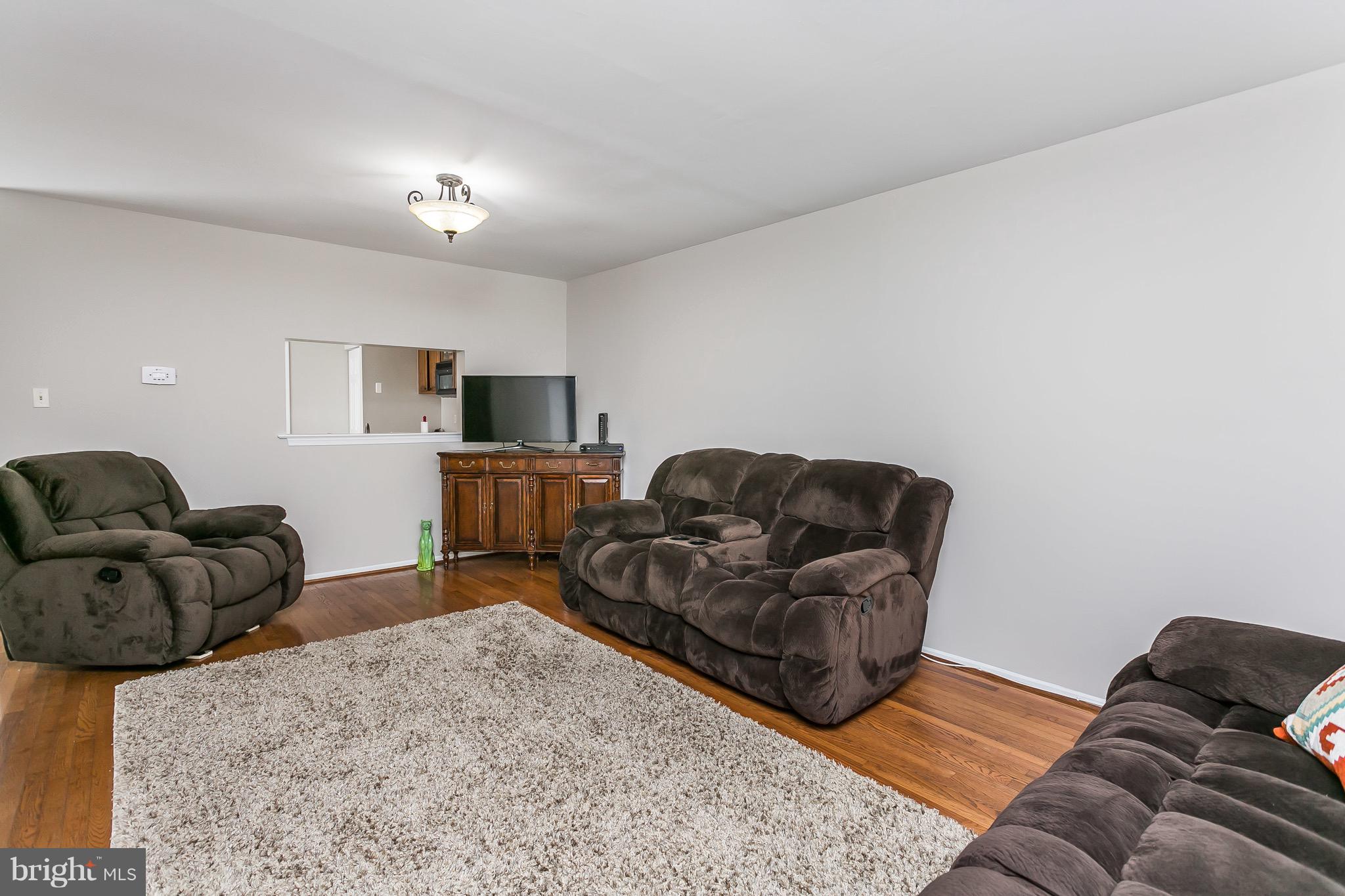 CROMWELL STATION - Residential