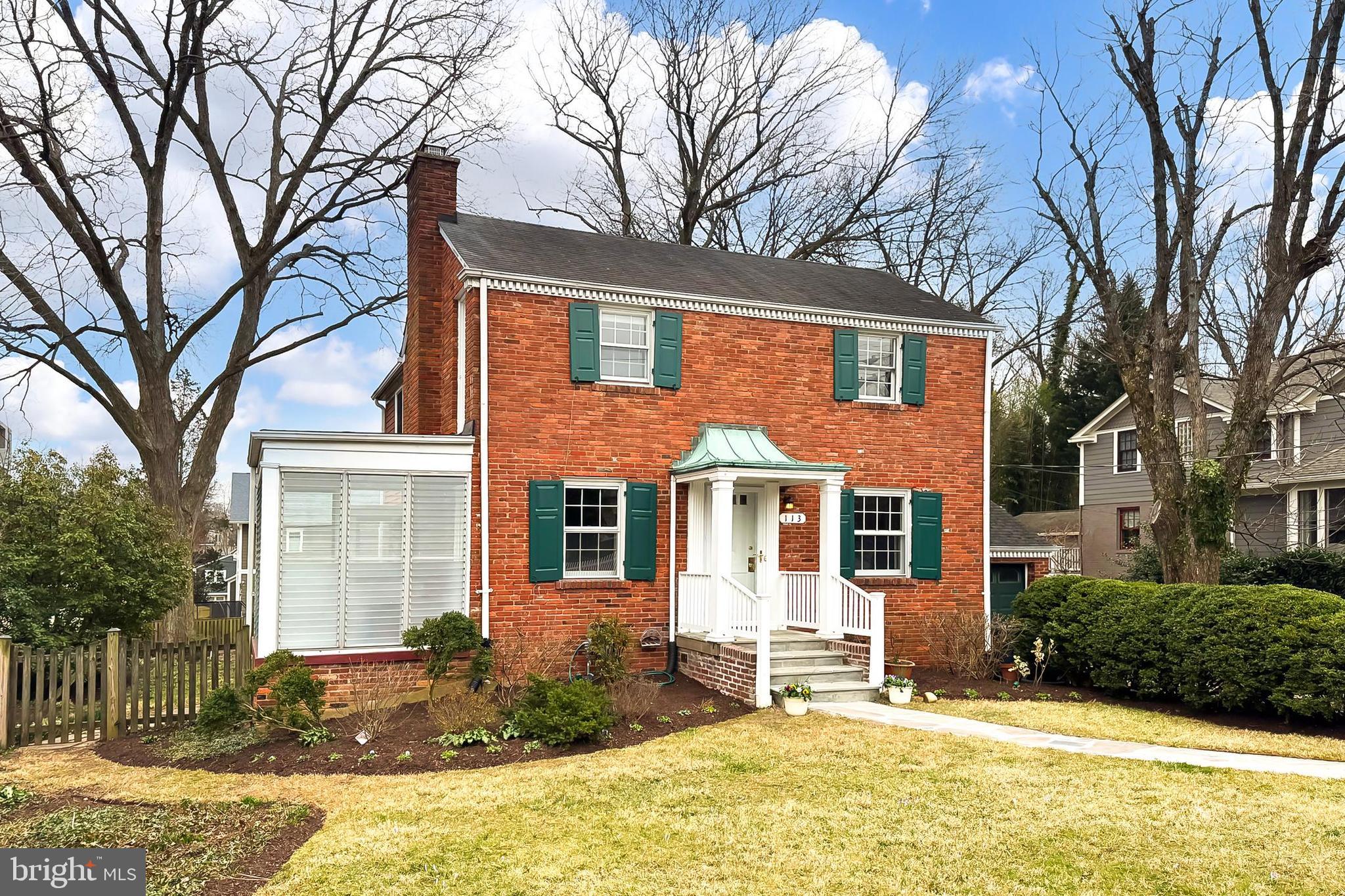 LARCHMONT TERRACE - Residential