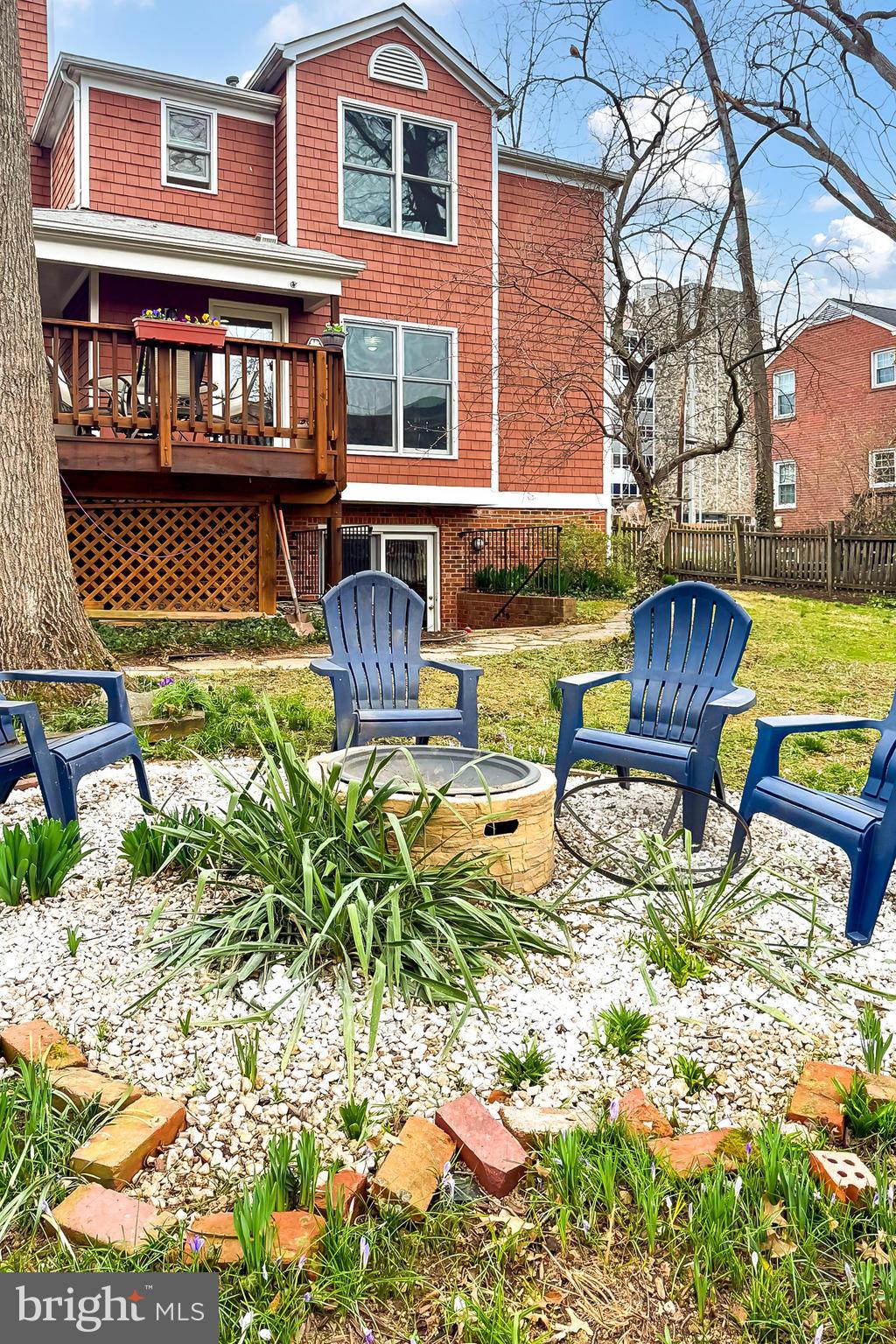 LARCHMONT TERRACE - Residential