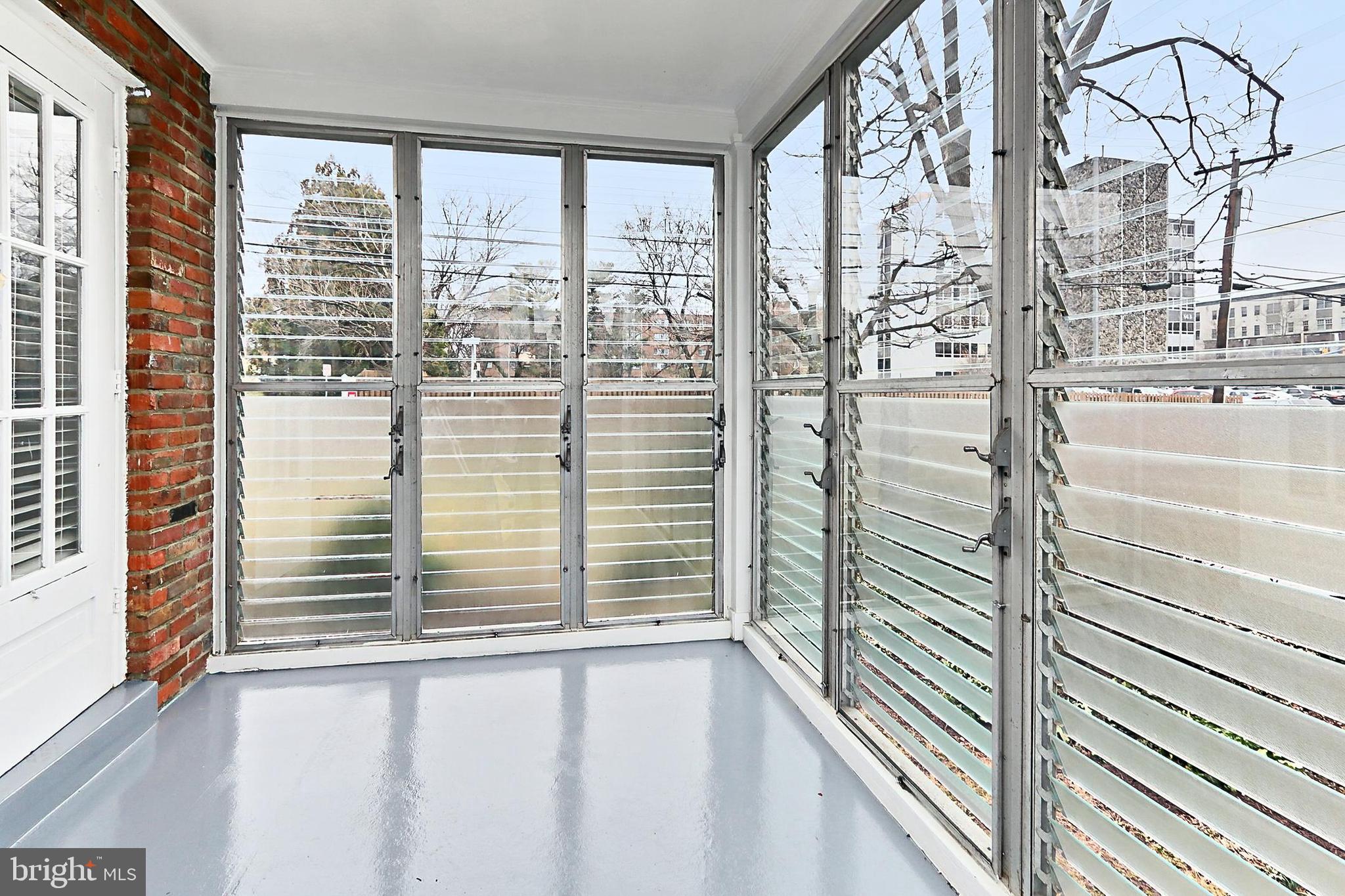 LARCHMONT TERRACE - Residential