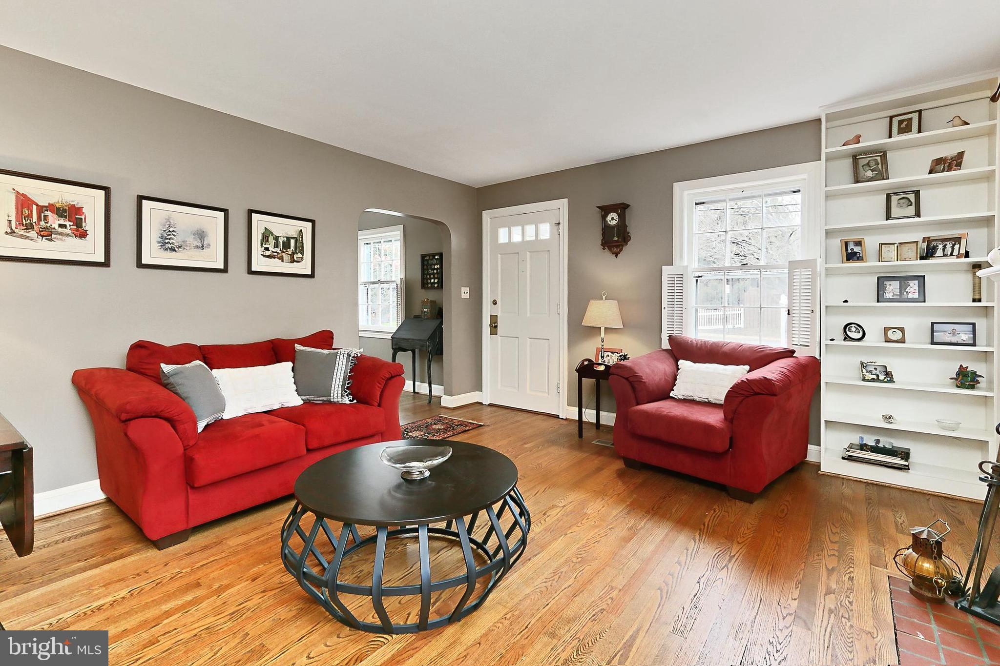 LARCHMONT TERRACE - Residential