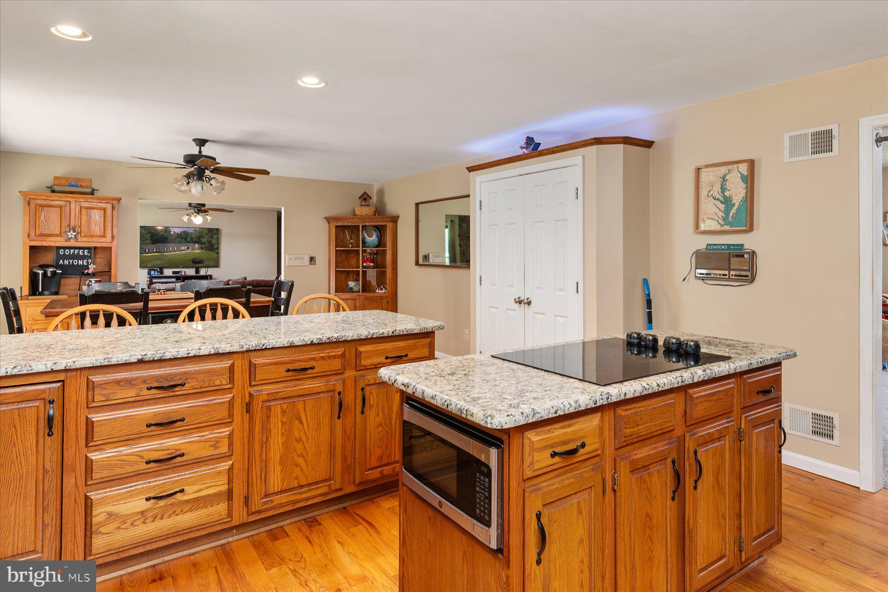 TALL OAKS - Residential