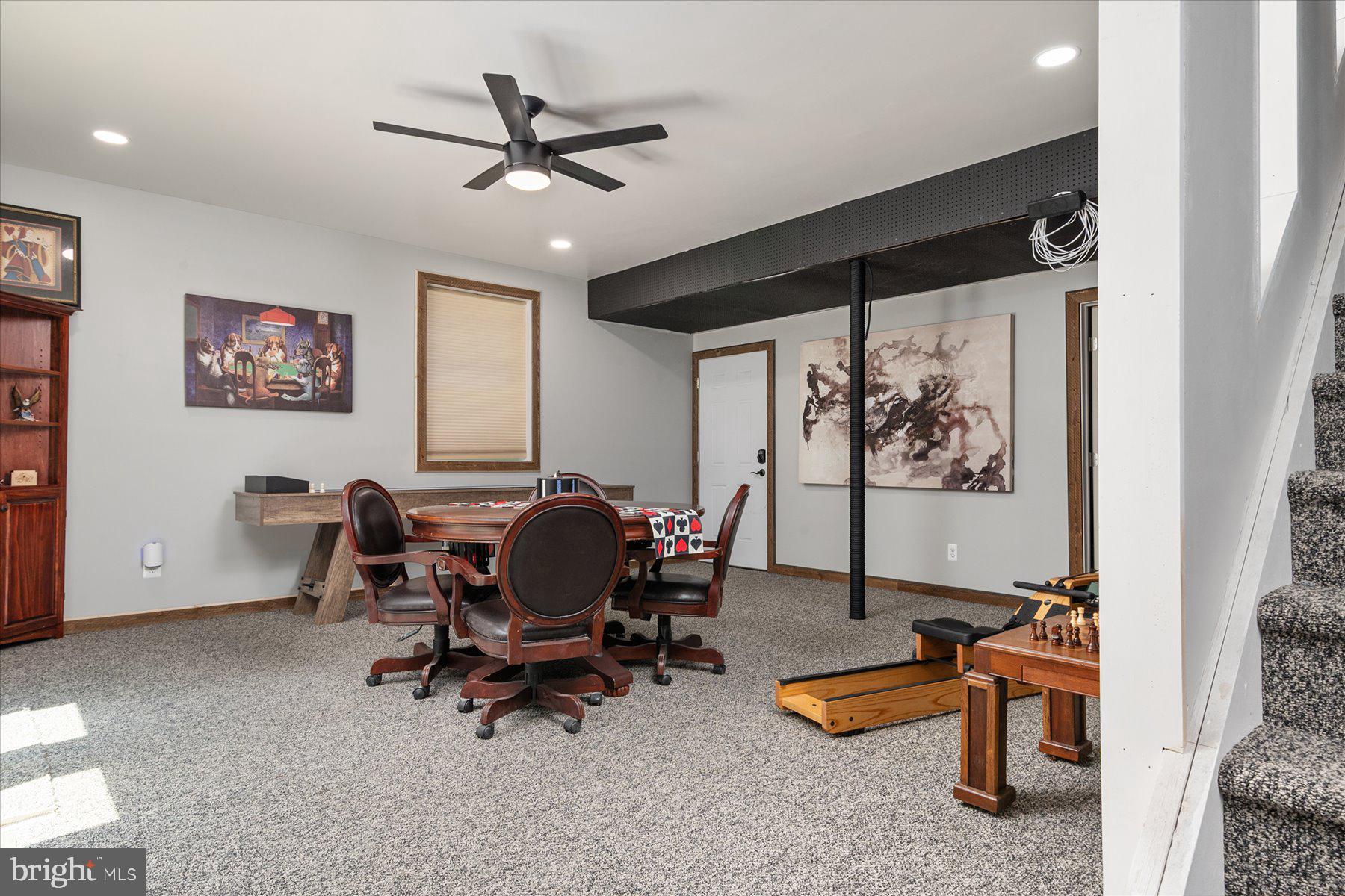 TALL OAKS - Residential