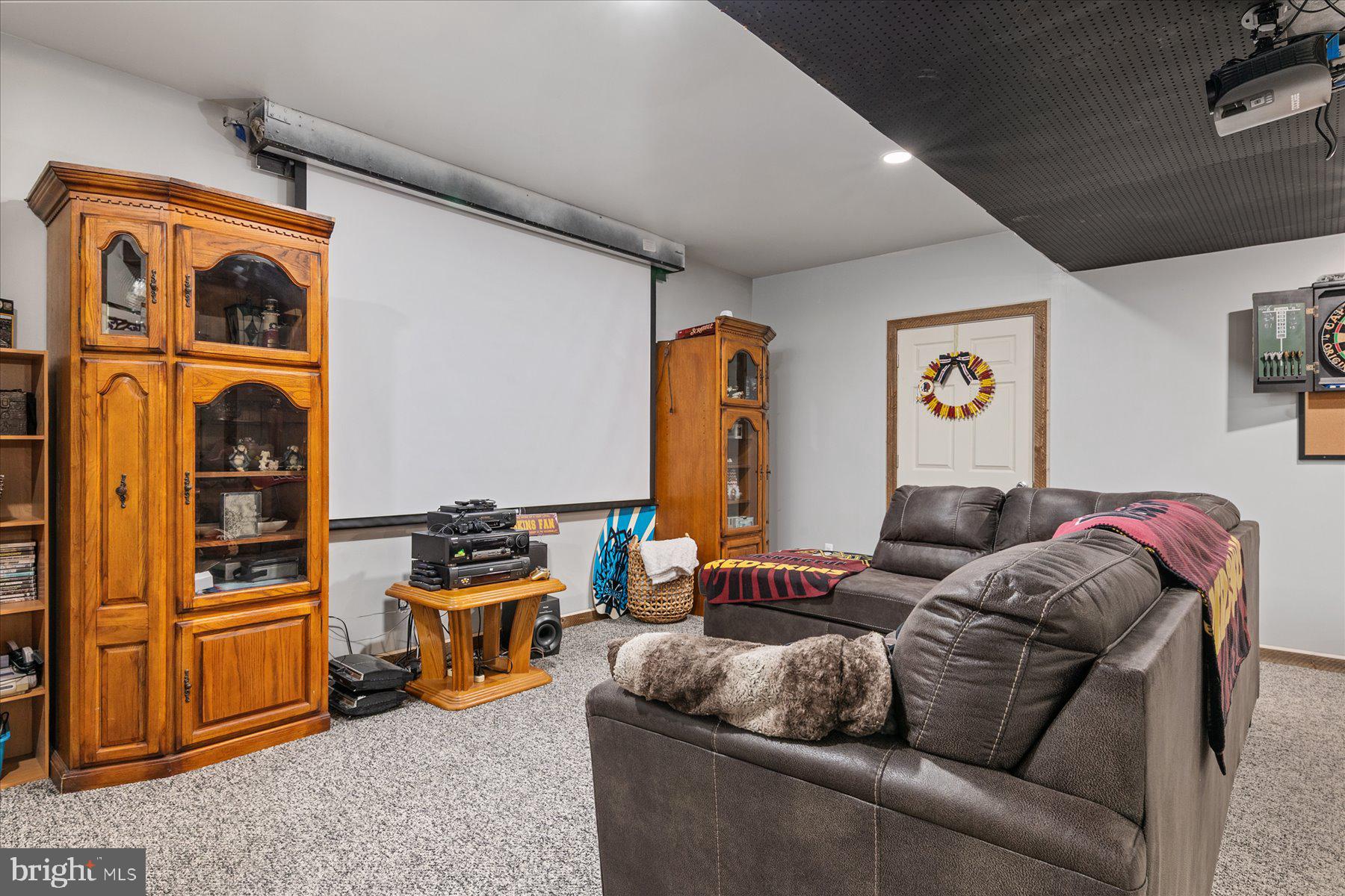 TALL OAKS - Residential