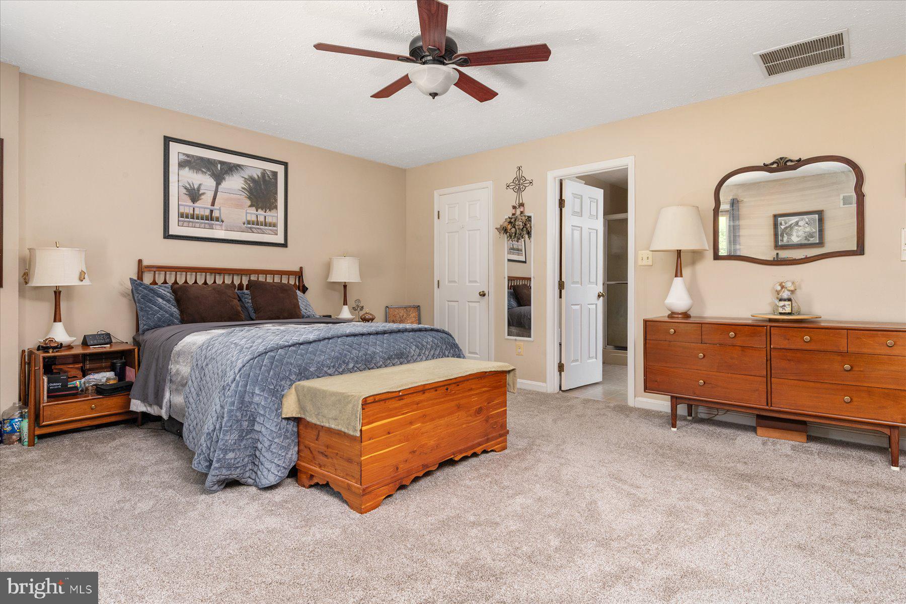 TALL OAKS - Residential