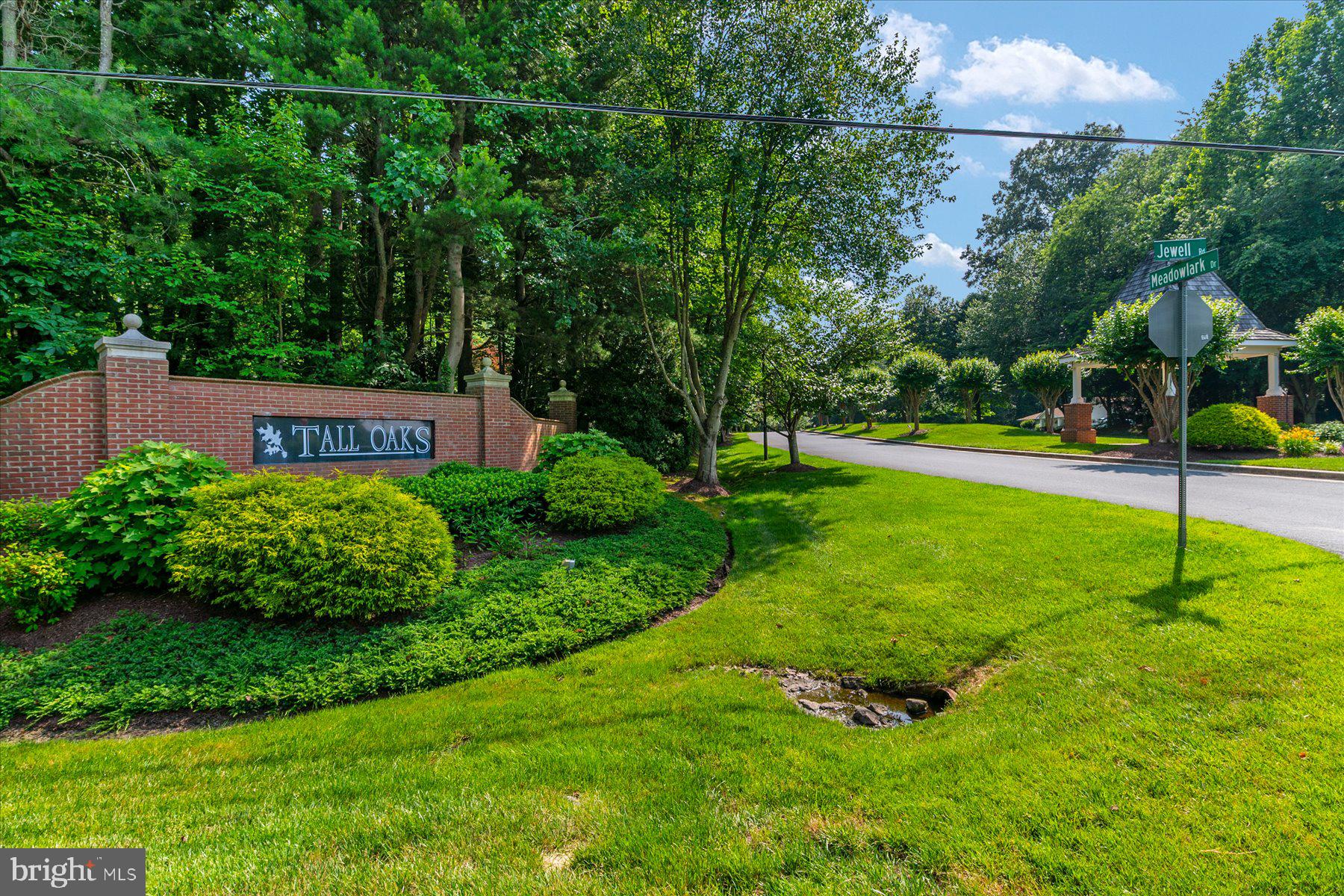TALL OAKS - Residential