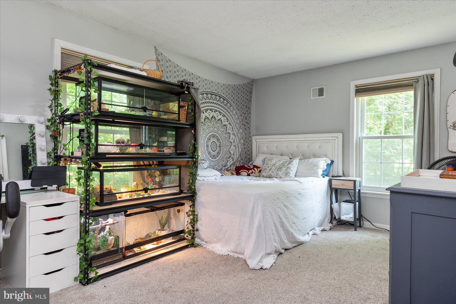 TALL OAKS - Residential