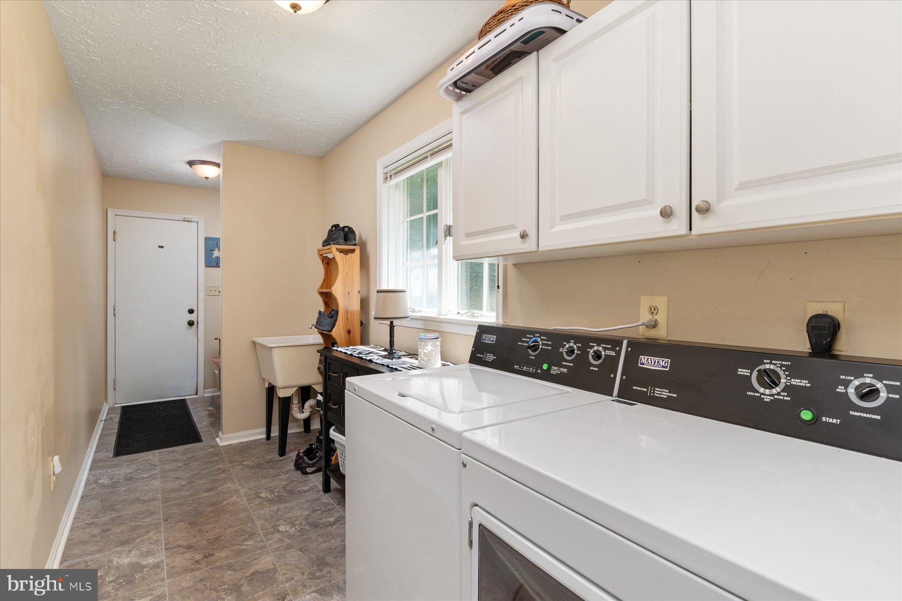 TALL OAKS - Residential
