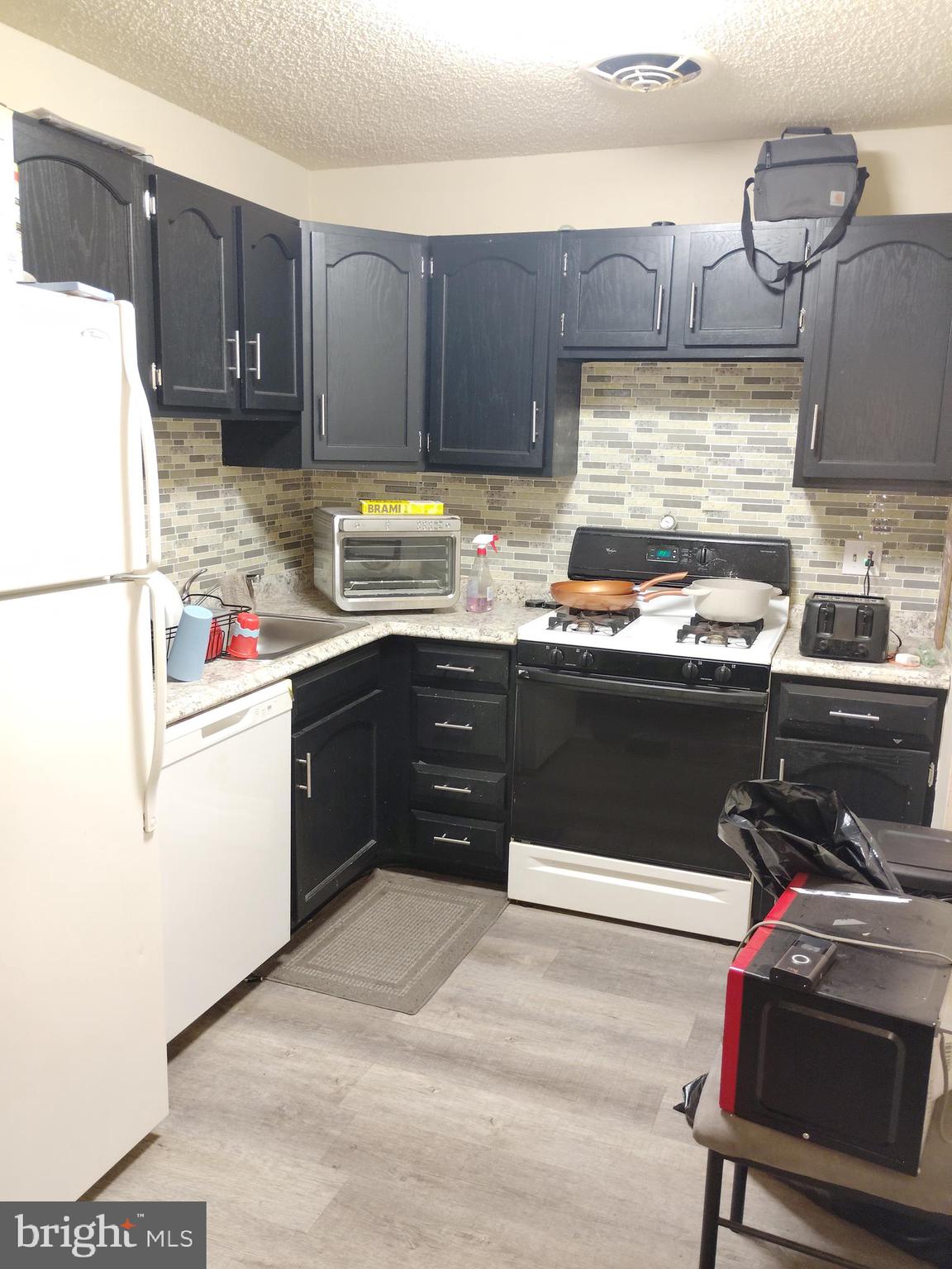 ASHTON-WOODENBRIDGE - Residential Income