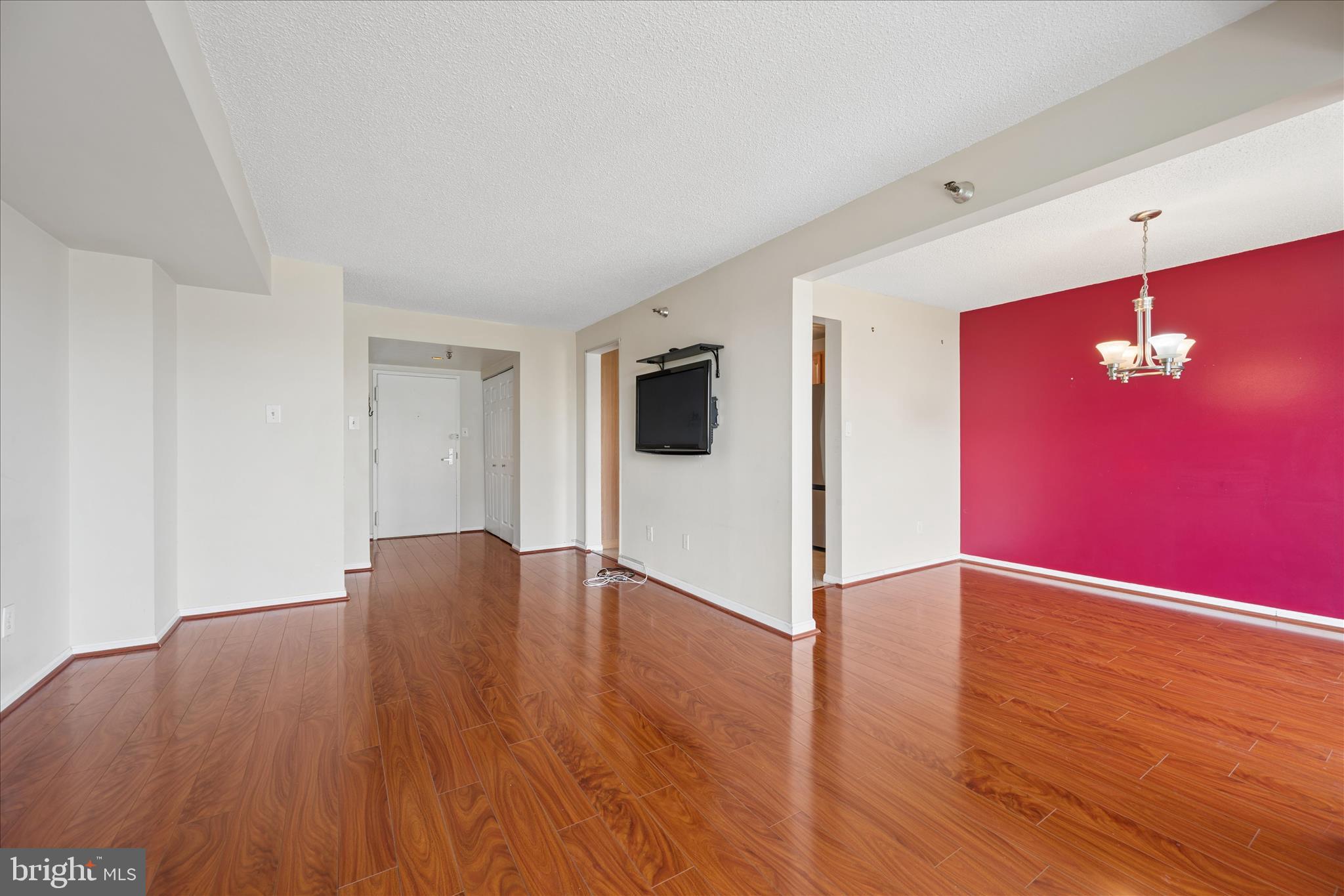 CHELSEA TOWERS - Residential