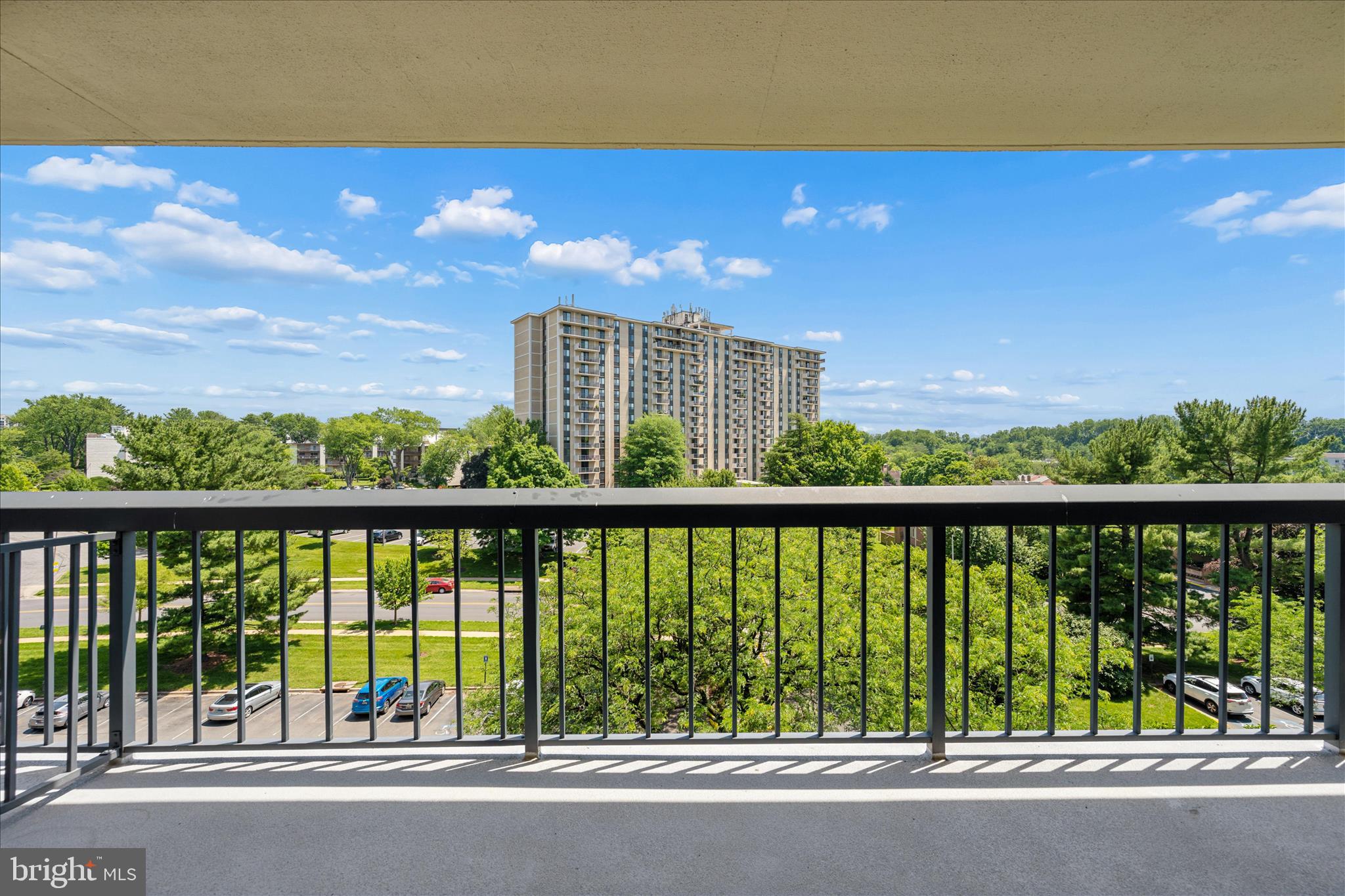 CHELSEA TOWERS - Residential