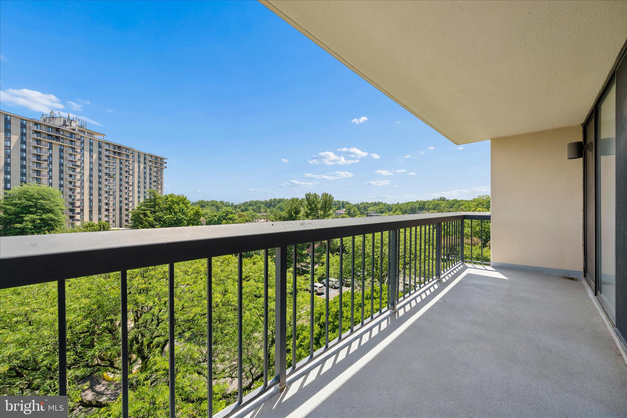 CHELSEA TOWERS - Residential