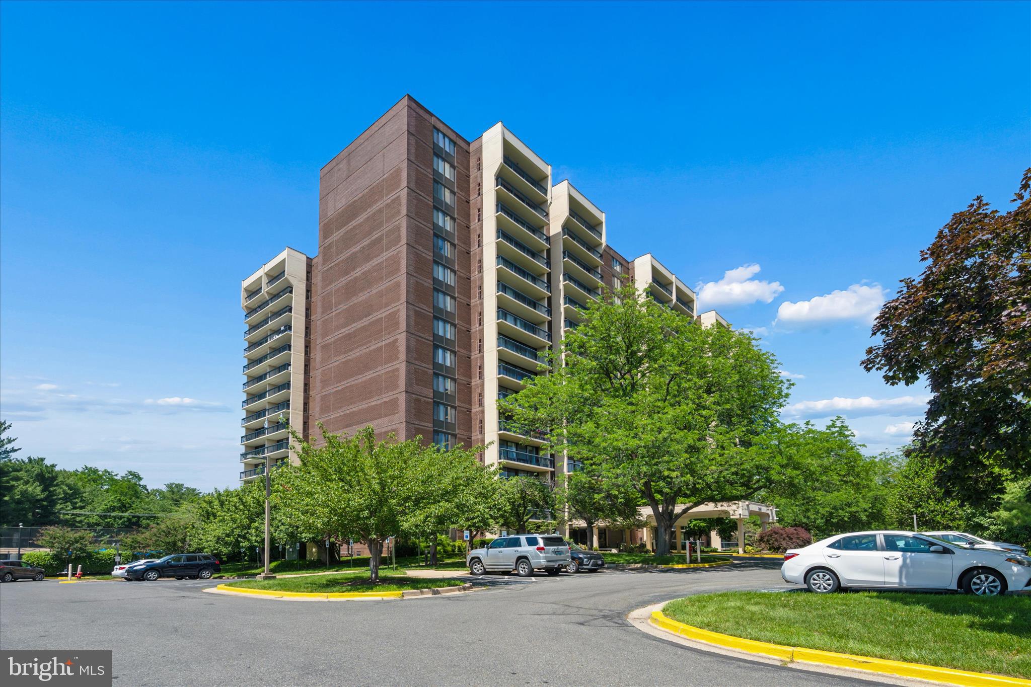 CHELSEA TOWERS - Residential