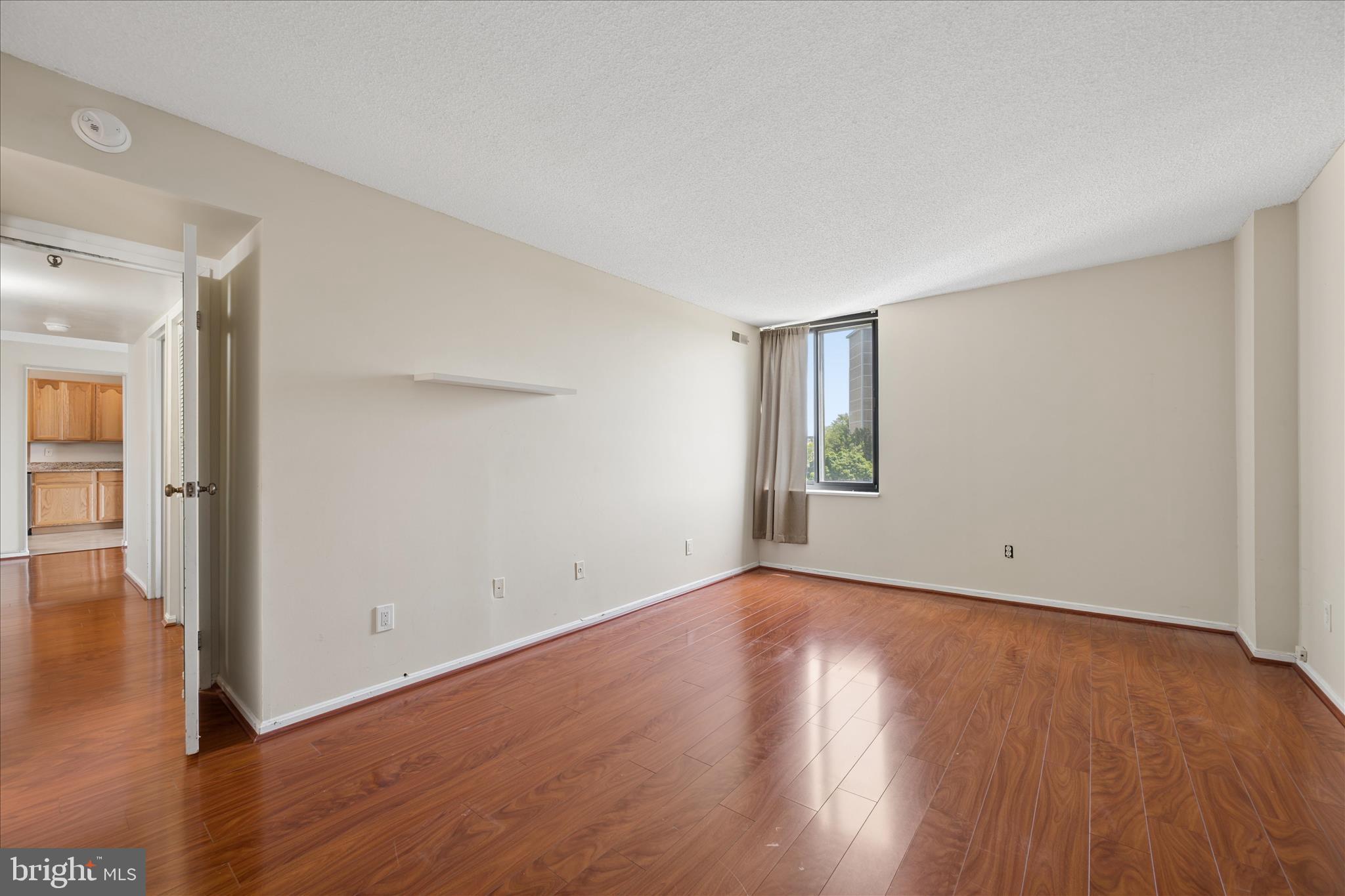 CHELSEA TOWERS - Residential