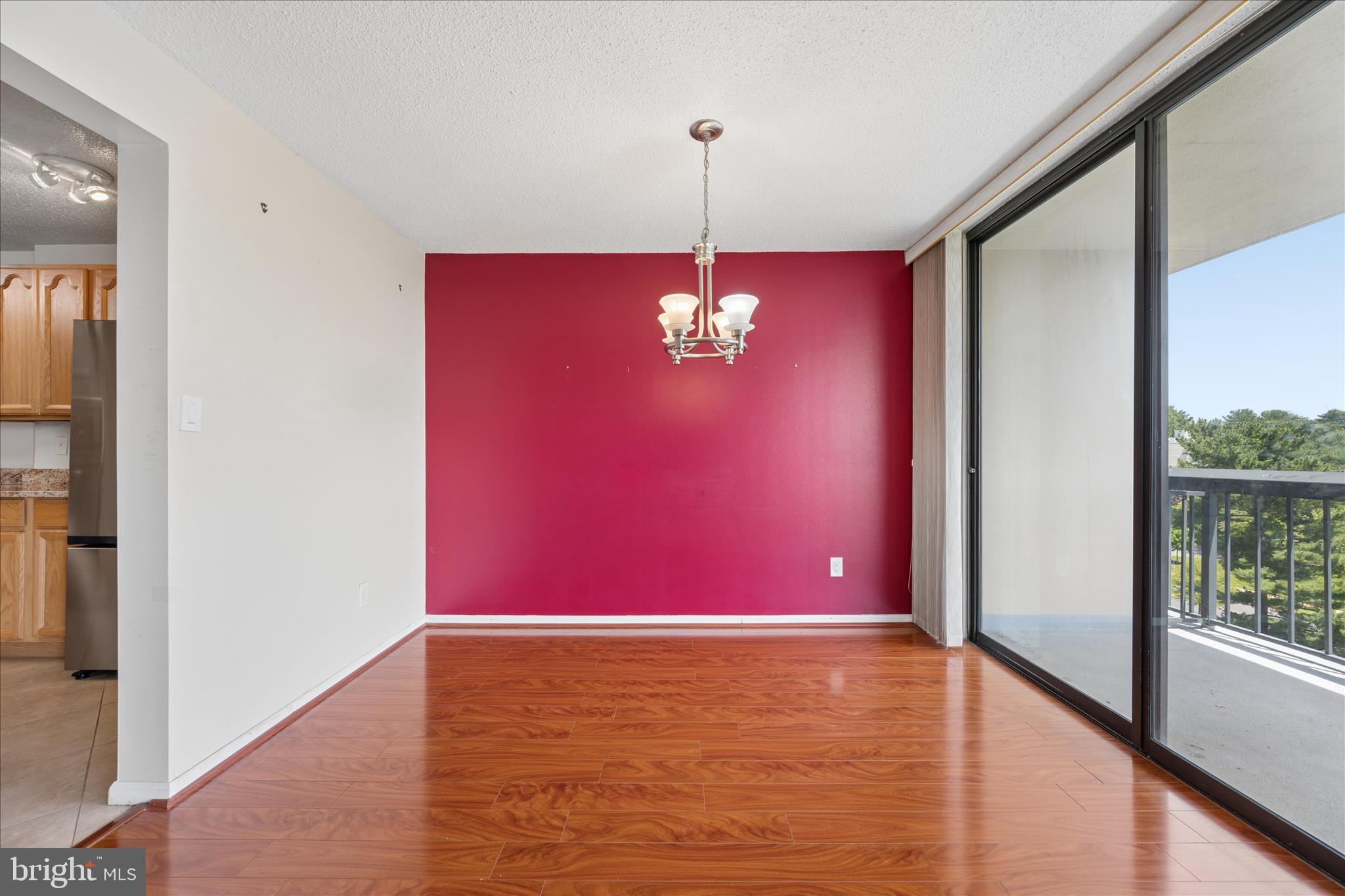 CHELSEA TOWERS - Residential