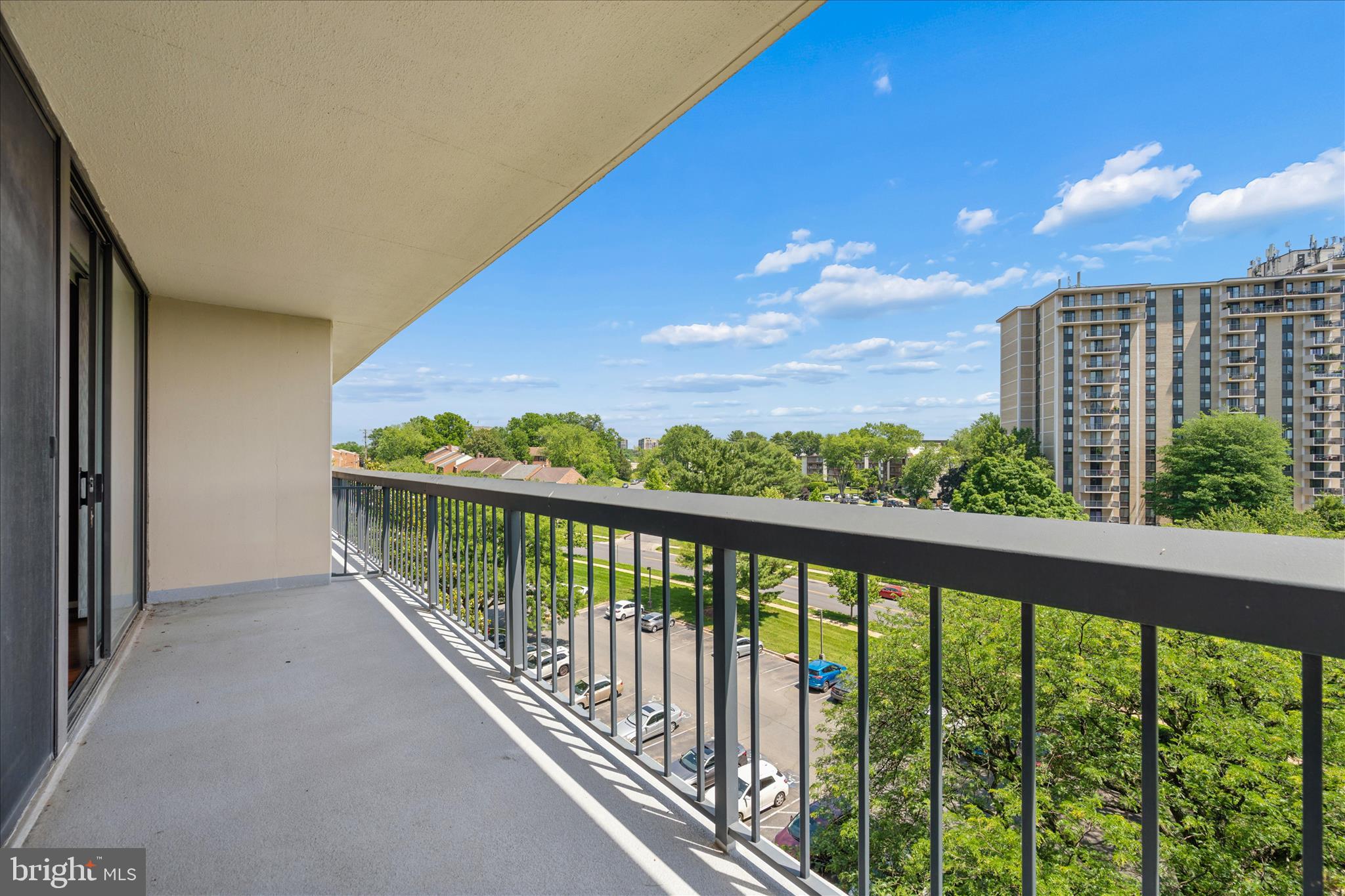 CHELSEA TOWERS - Residential