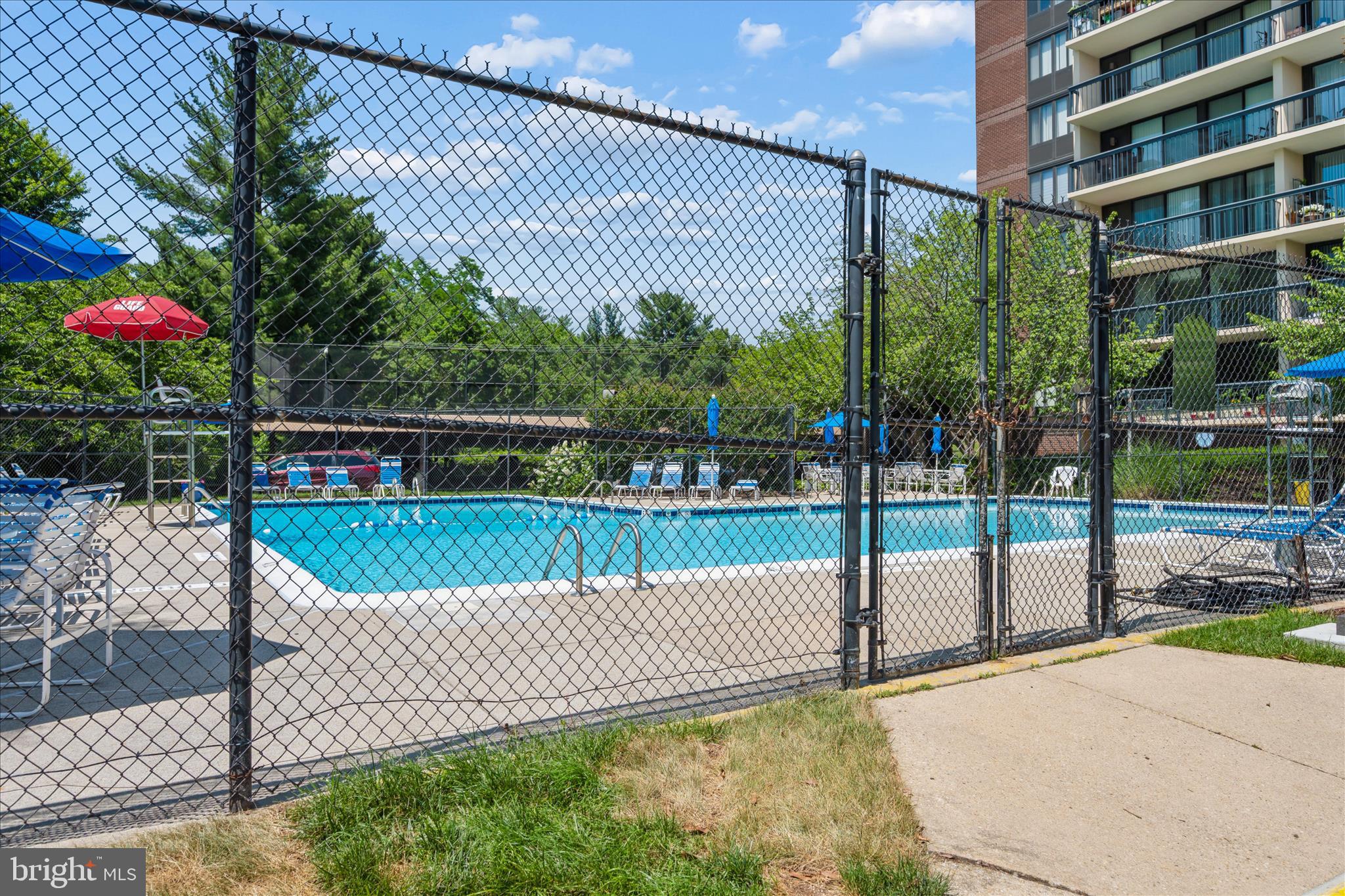 CHELSEA TOWERS - Residential