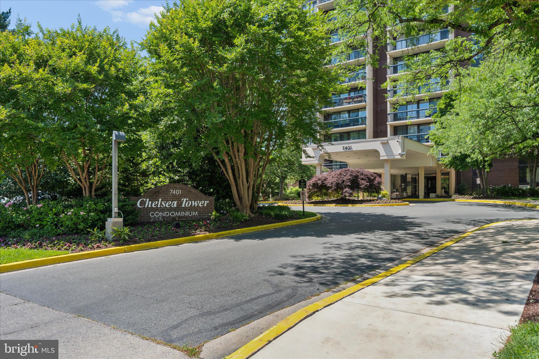 CHELSEA TOWERS - Residential