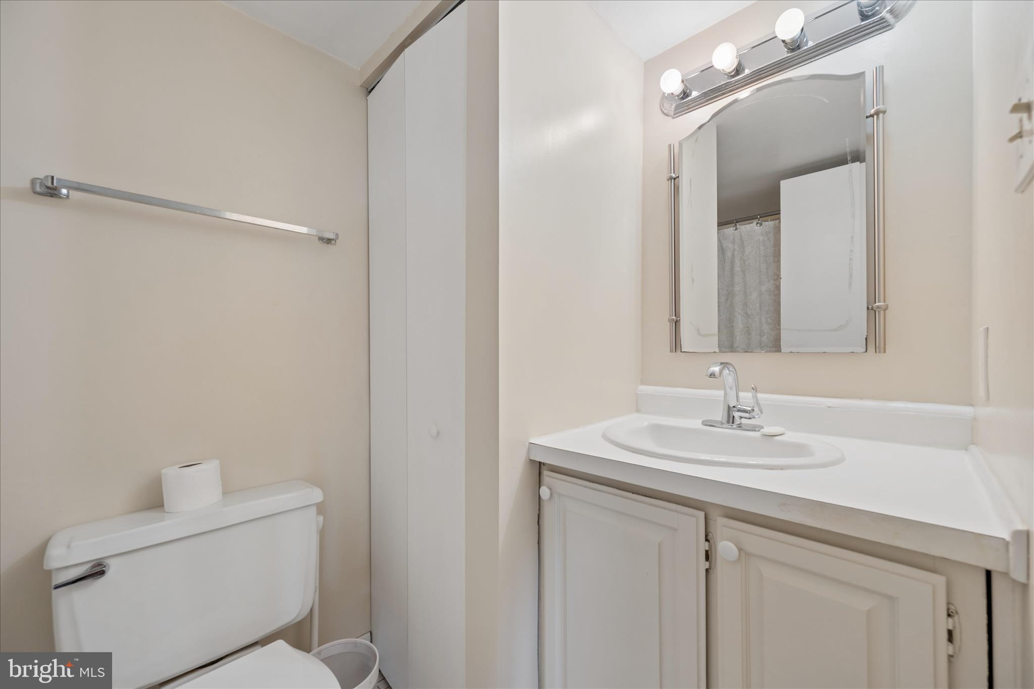 CHELSEA TOWERS - Residential