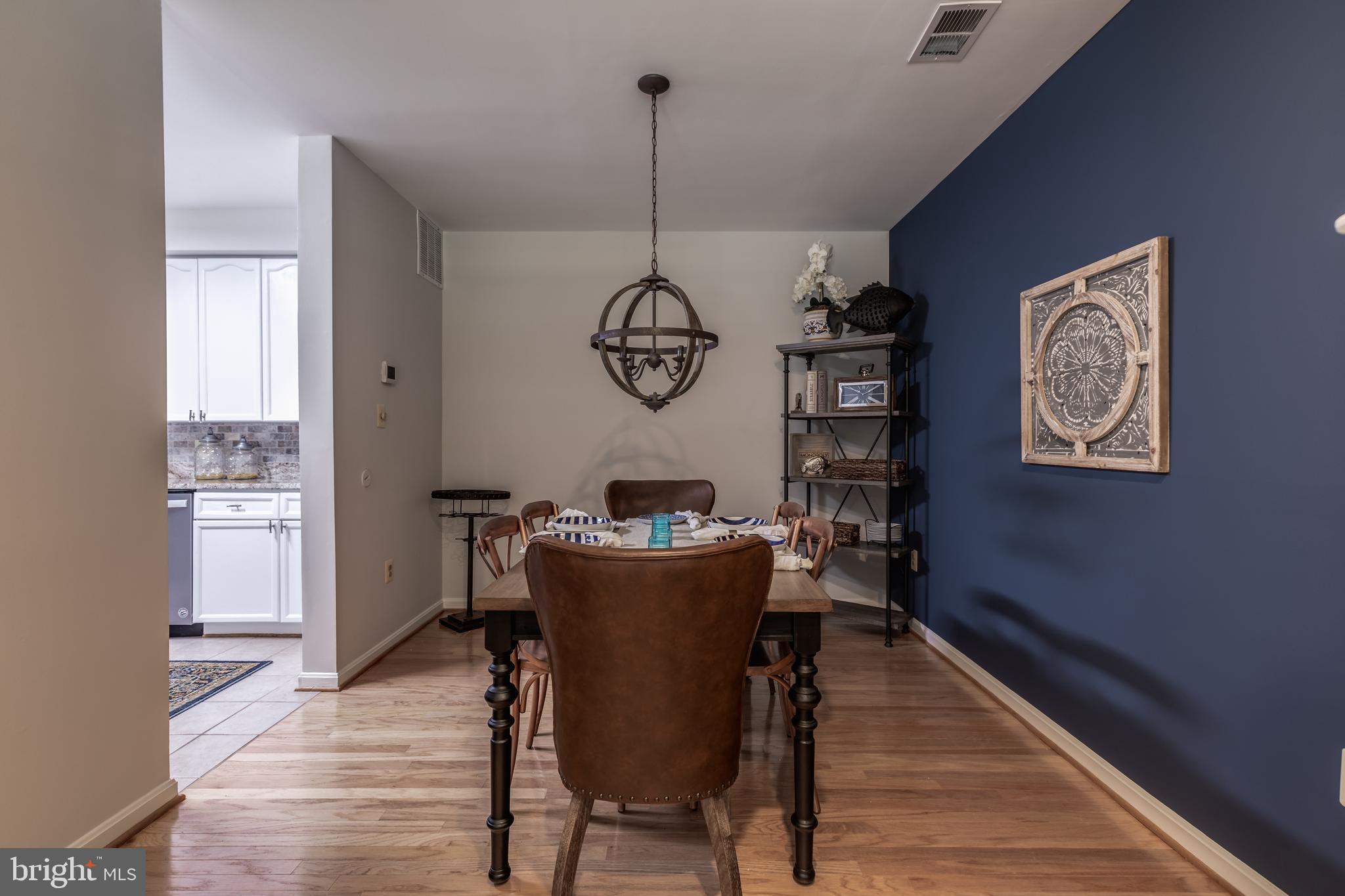 LIFESTYLE AT SULLY STATION - Residential