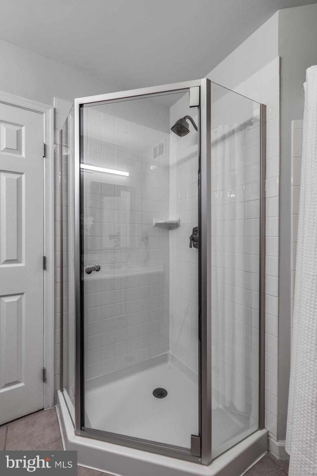 LIFESTYLE AT SULLY STATION - Residential