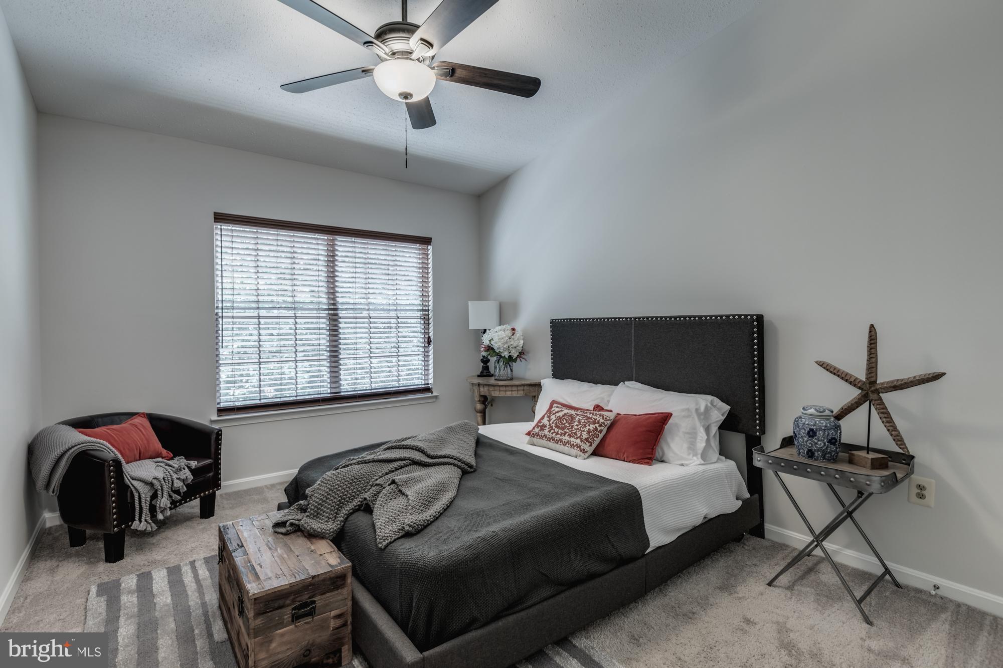 LIFESTYLE AT SULLY STATION - Residential
