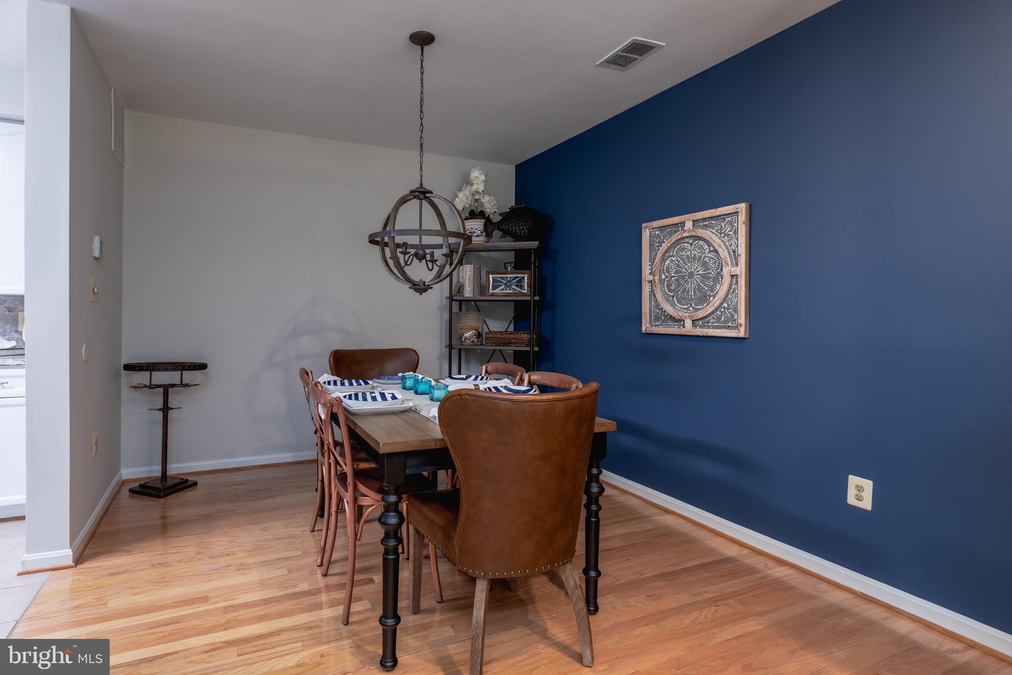 LIFESTYLE AT SULLY STATION - Residential