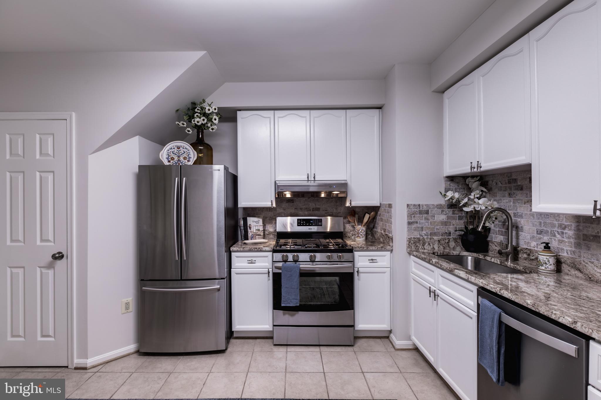 LIFESTYLE AT SULLY STATION - Residential