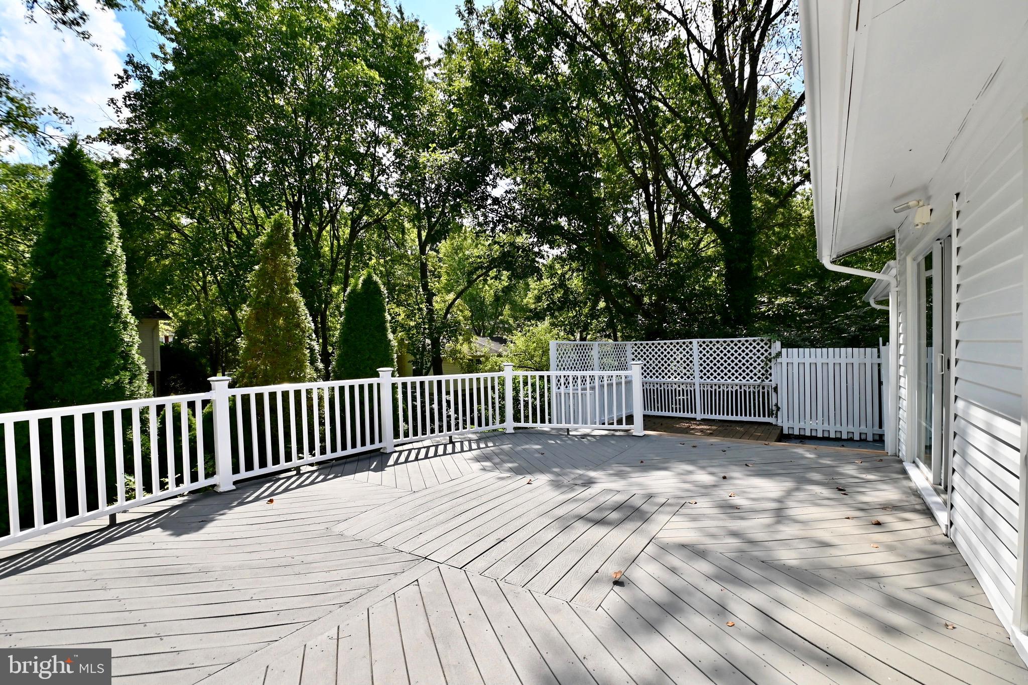 BRAMBLEWOOD - Residential Lease