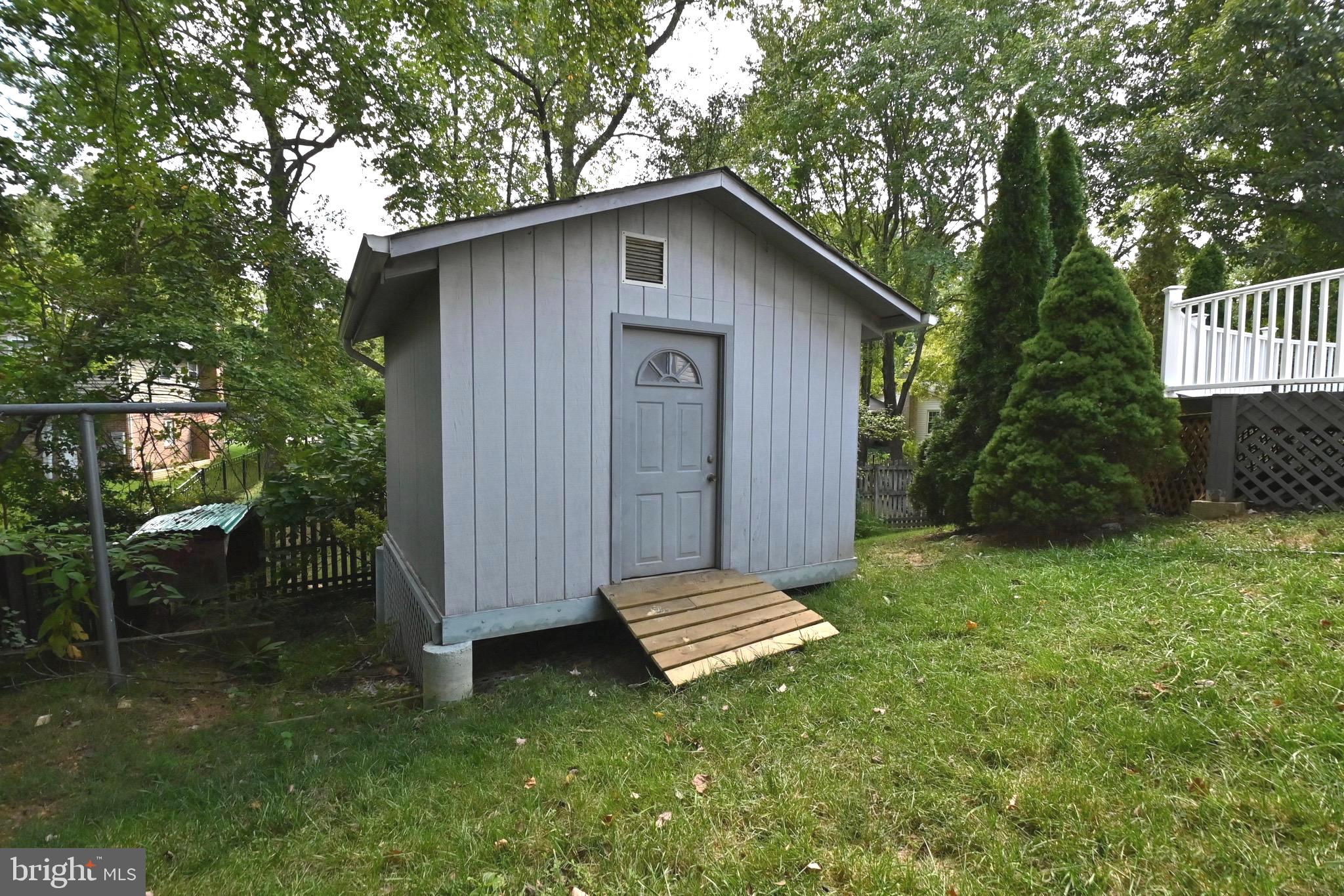 BRAMBLEWOOD - Residential Lease