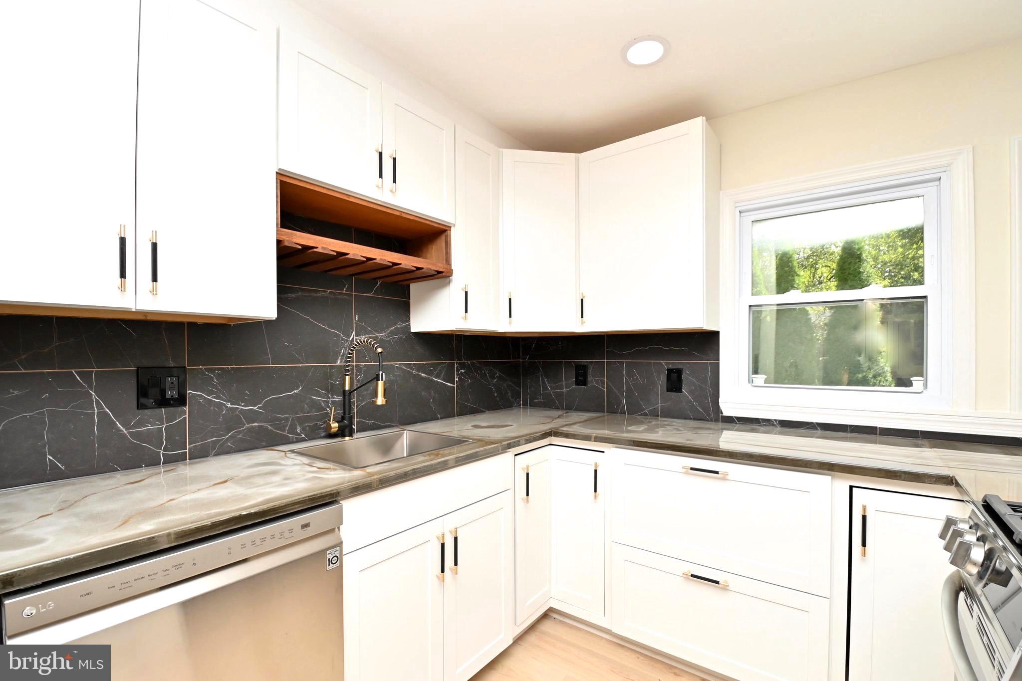 BRAMBLEWOOD - Residential Lease