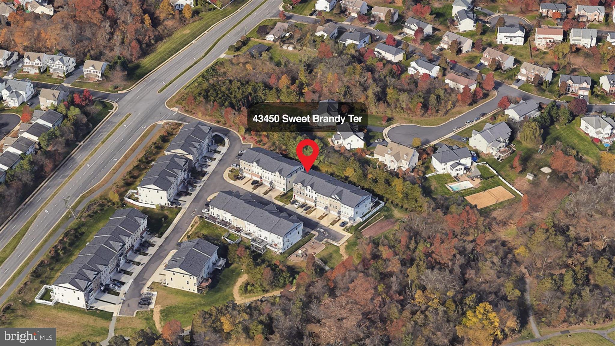 ASHBURN KNOLLS - Residential