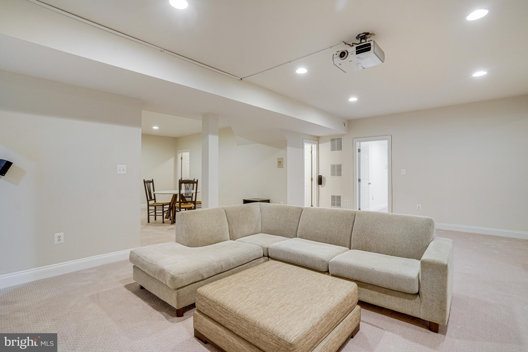 WINSTEAD MANOR - Residential
